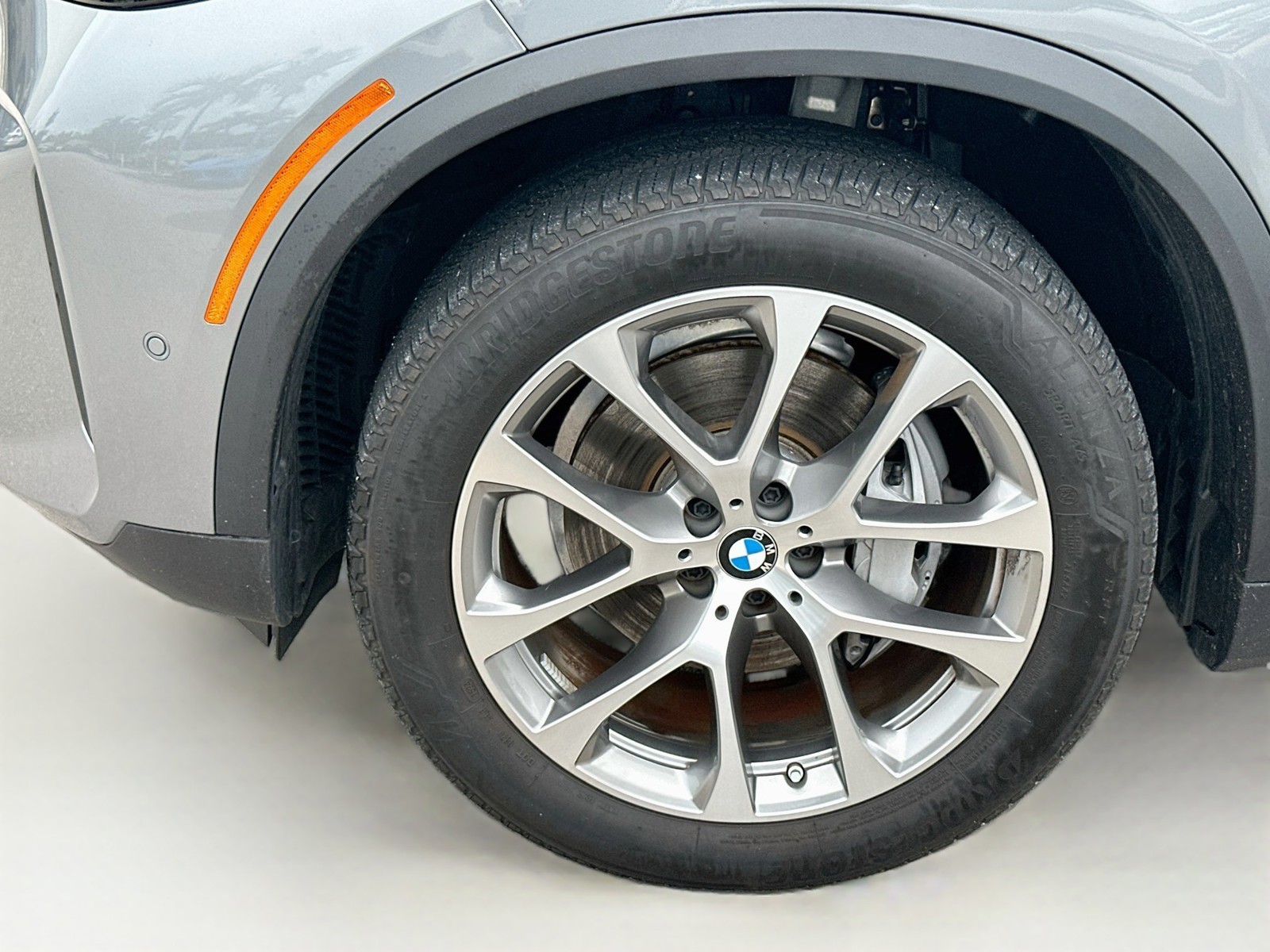 Certified Used 2025 Gray BMW xDrive40i image 33