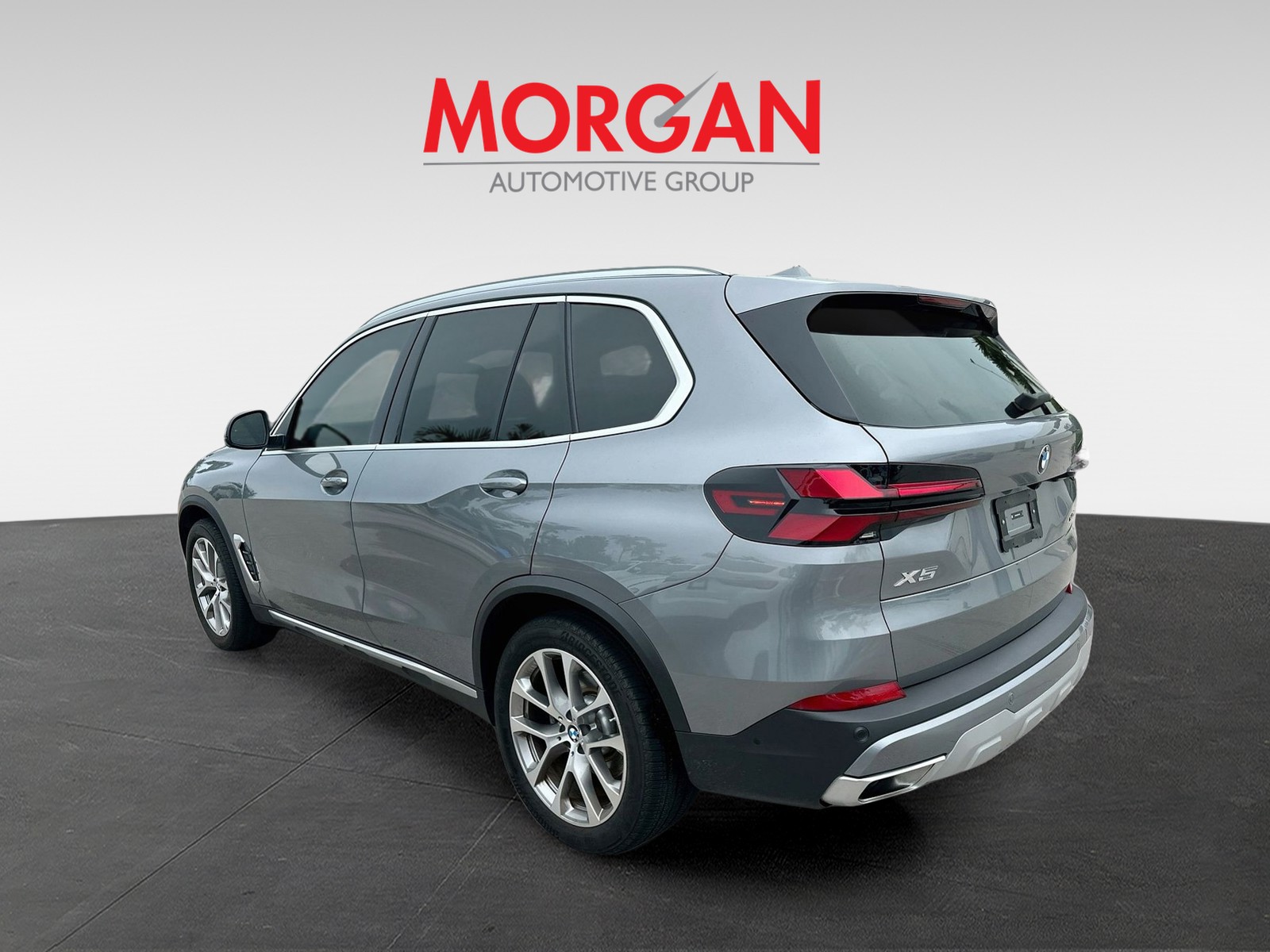 Certified Used 2025 Gray BMW xDrive40i image 5