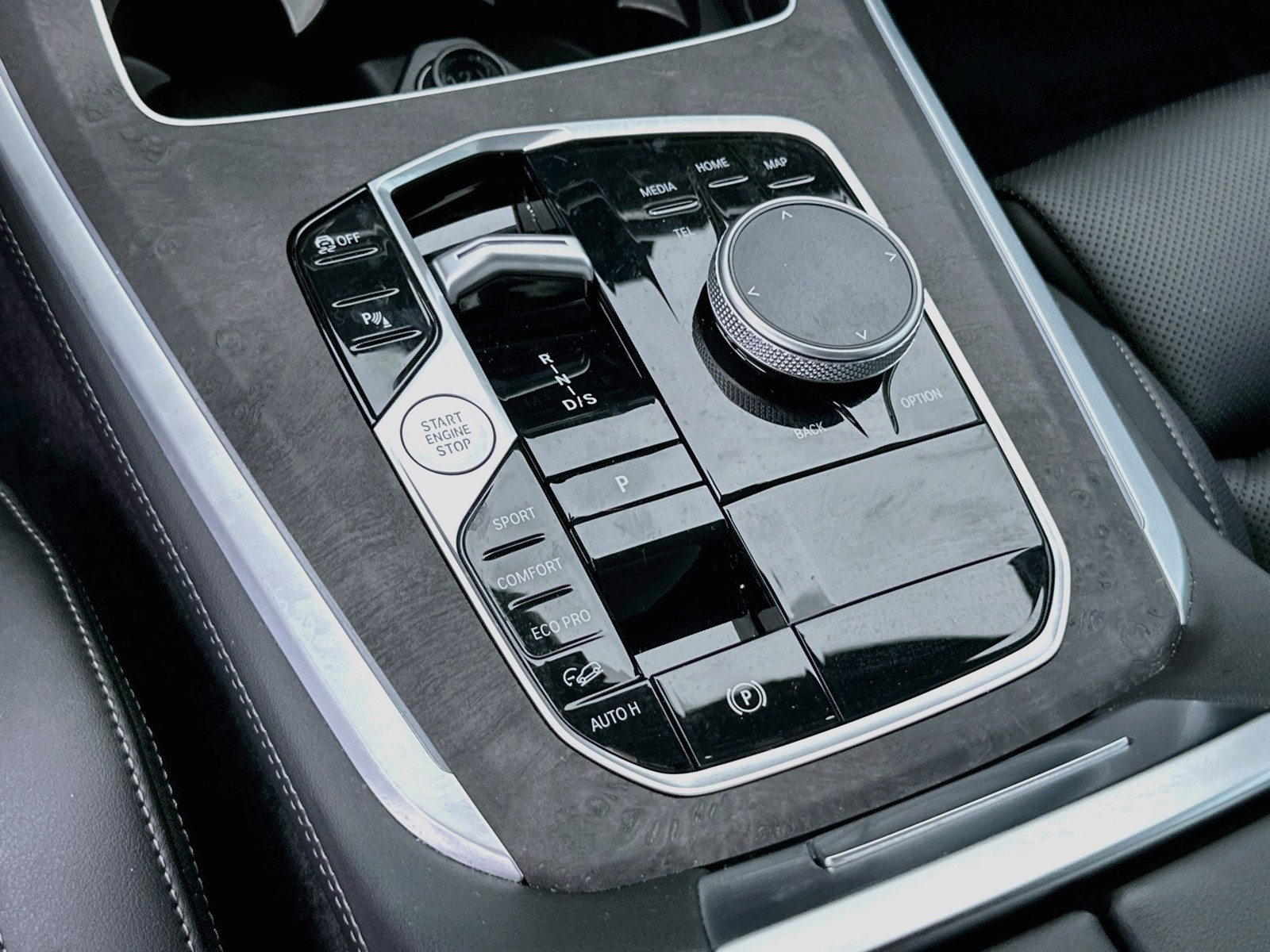 Certified Used 2025 Gray BMW xDrive40i image 17