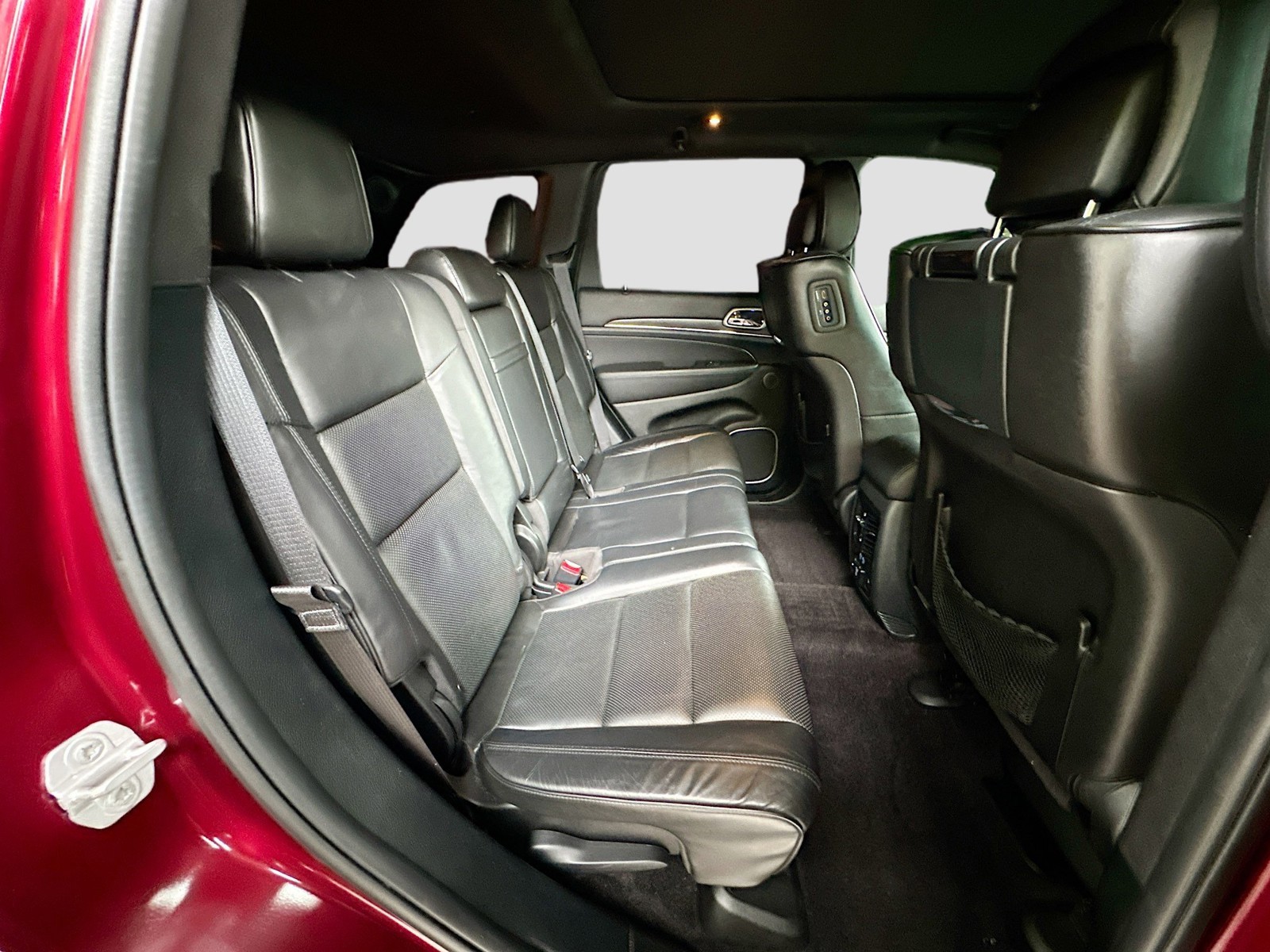 Used 2018 Red Jeep Overland image 28