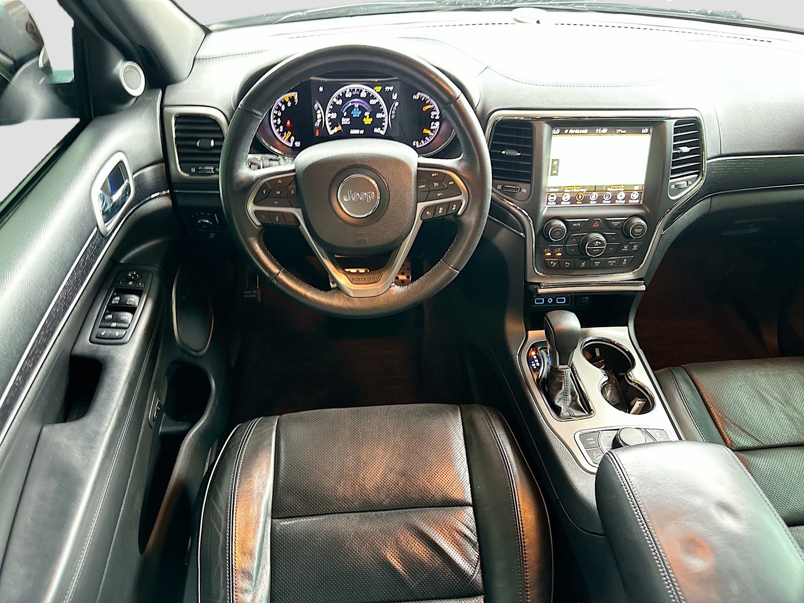 Used 2018 Red Jeep Overland image 23