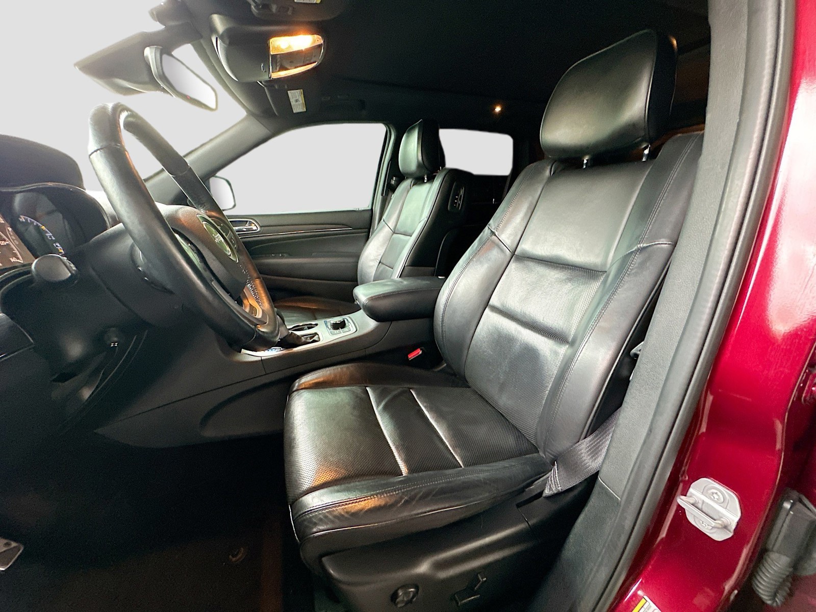 Used 2018 Red Jeep Overland image 21
