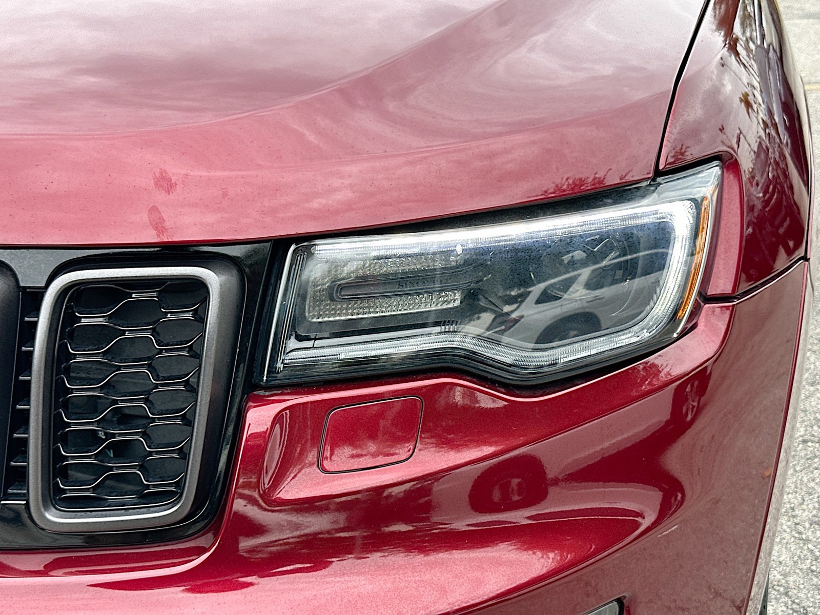 Used 2018 Red Jeep Overland image 31