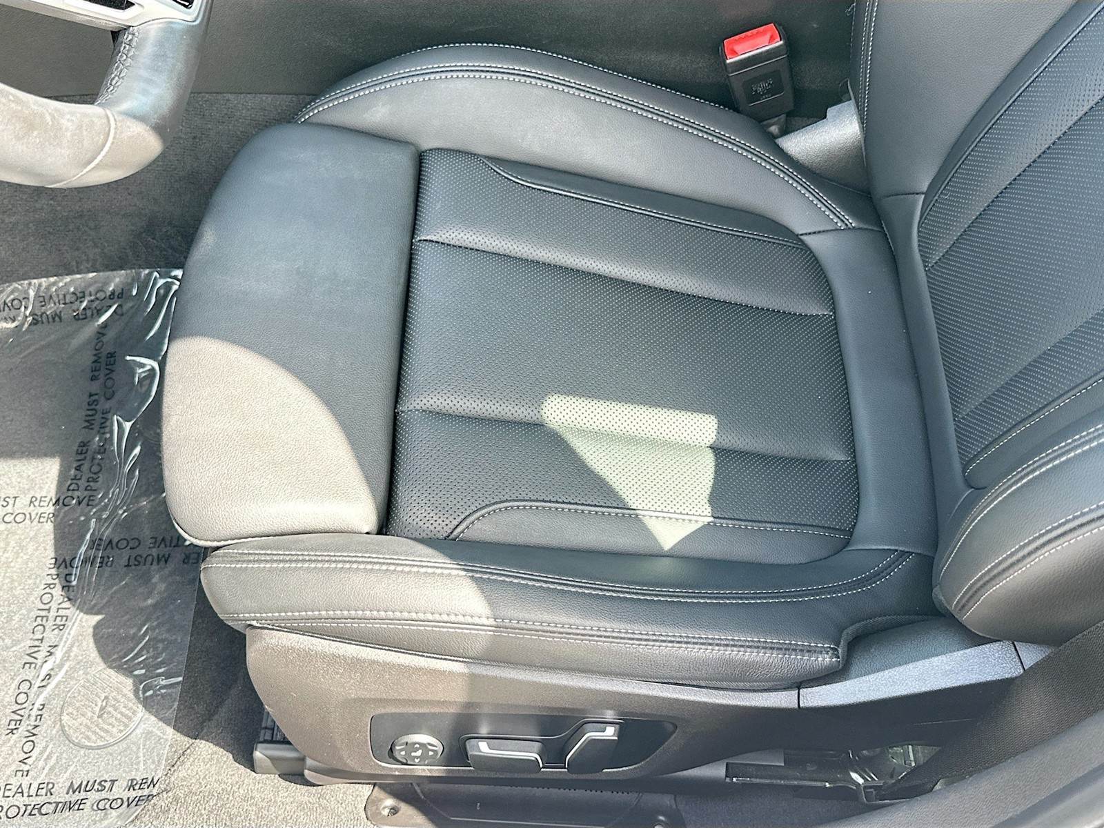 Certified Used 2025 White BMW 330i image 19