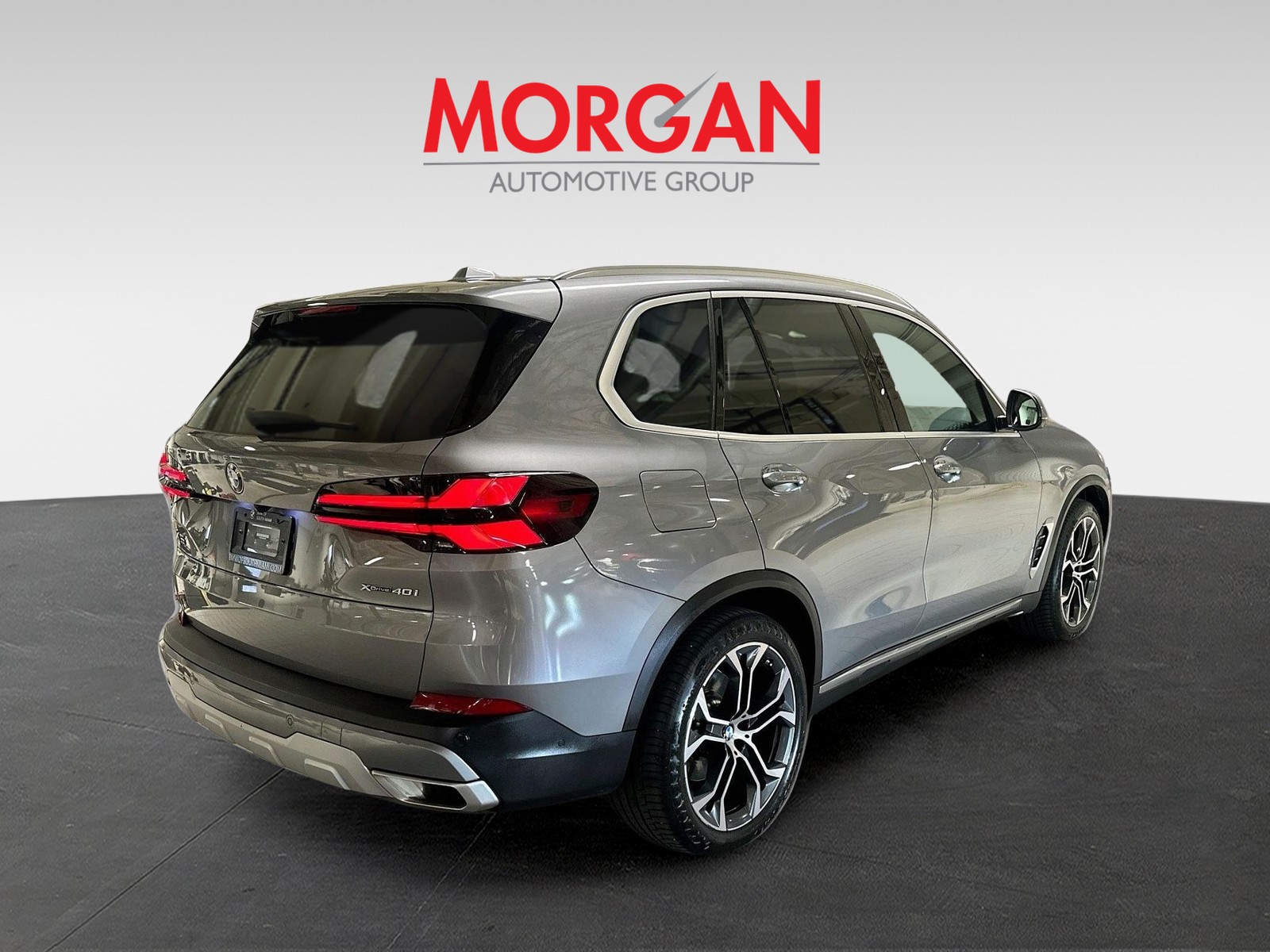 Used 2024 Gray BMW xDrive40i image 6