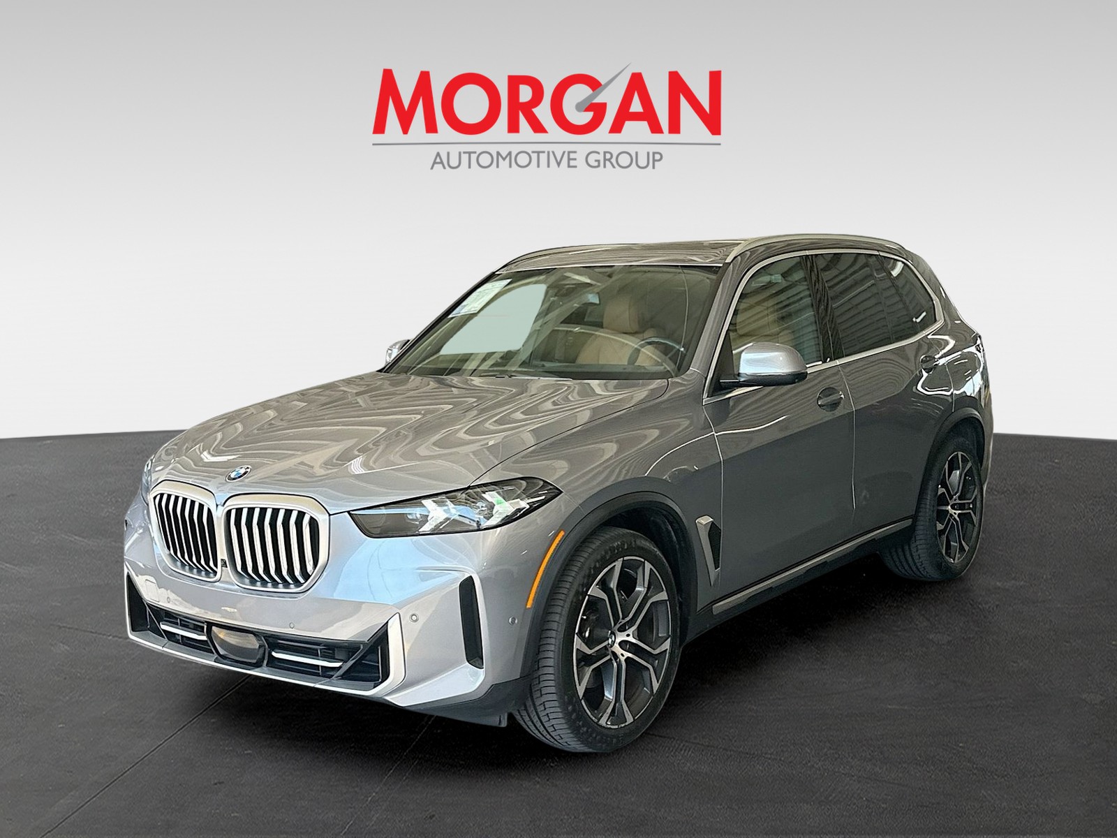 Used 2024 Gray BMW xDrive40i image 3