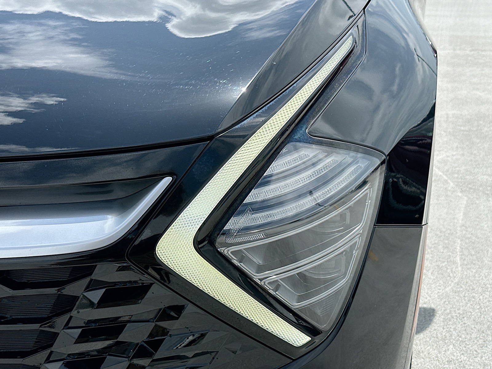 Used 2024 Black Kia SX image 32