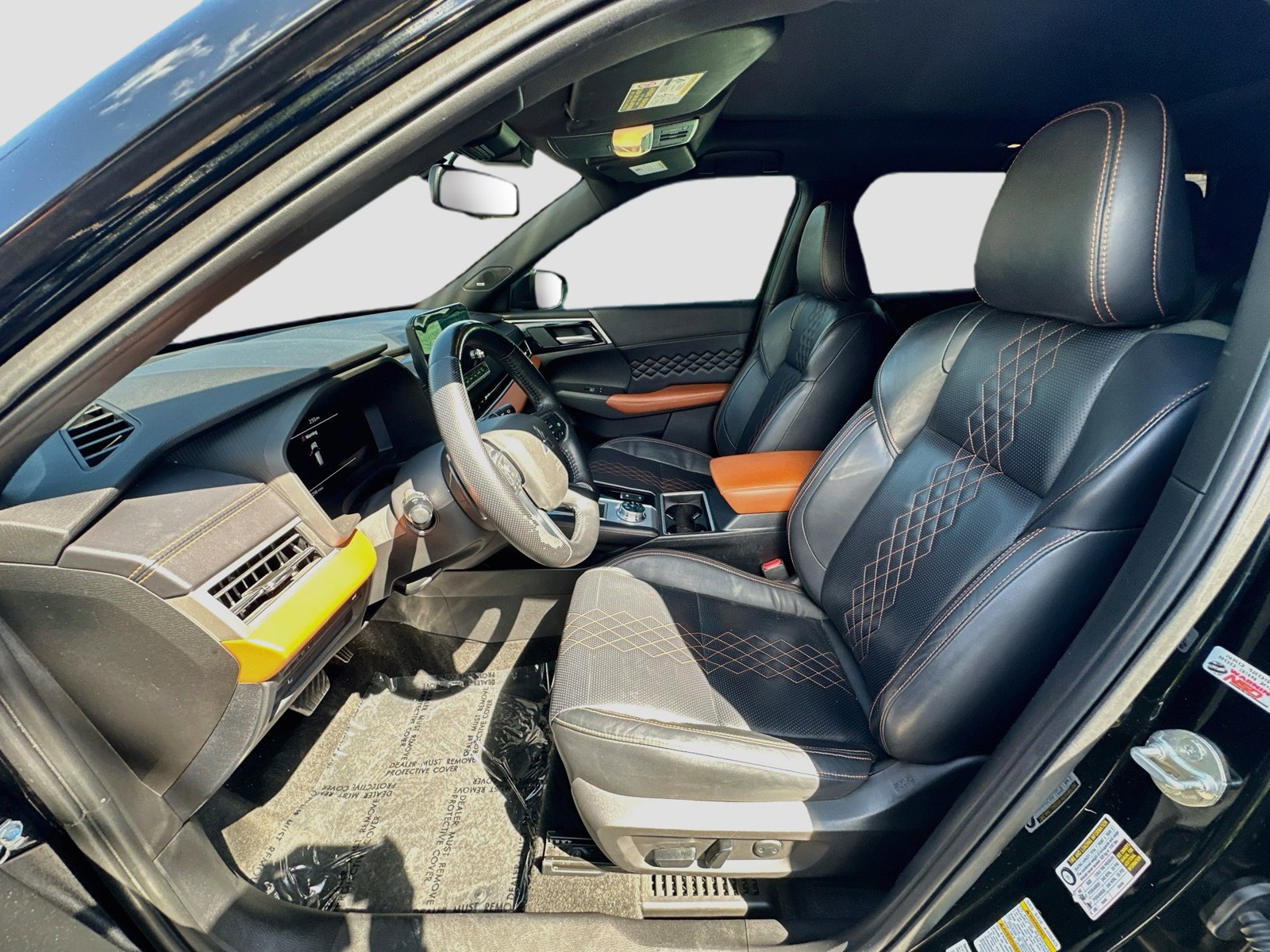 Used 2022 Black Mitsubishi SEL image 17