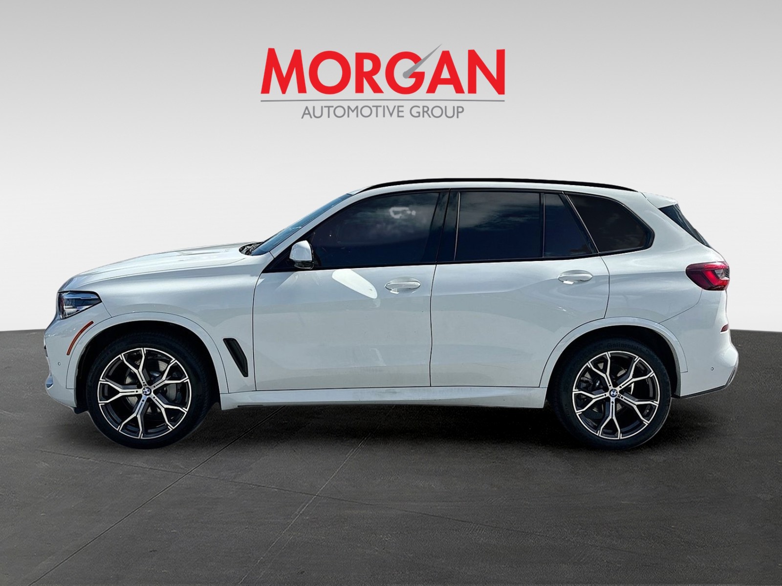 Certified Used 2023 White BMW sDrive40i image 4