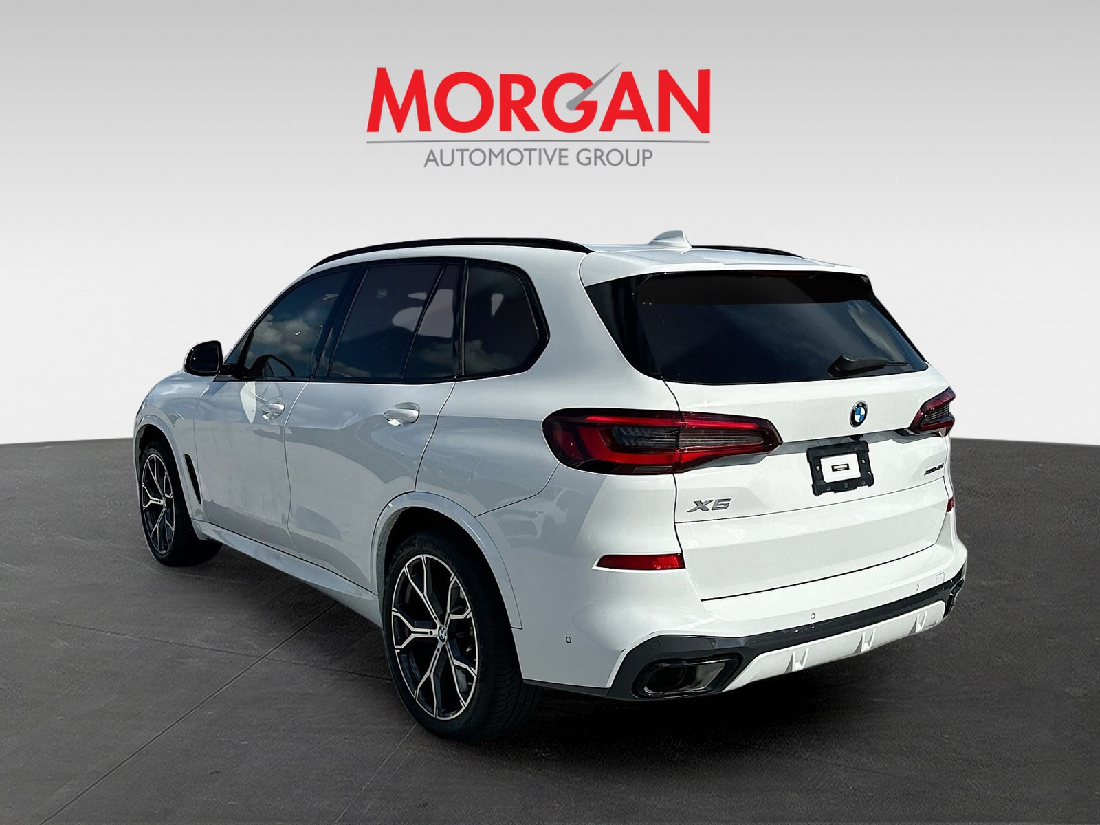 Certified Used 2023 White BMW sDrive40i image 5