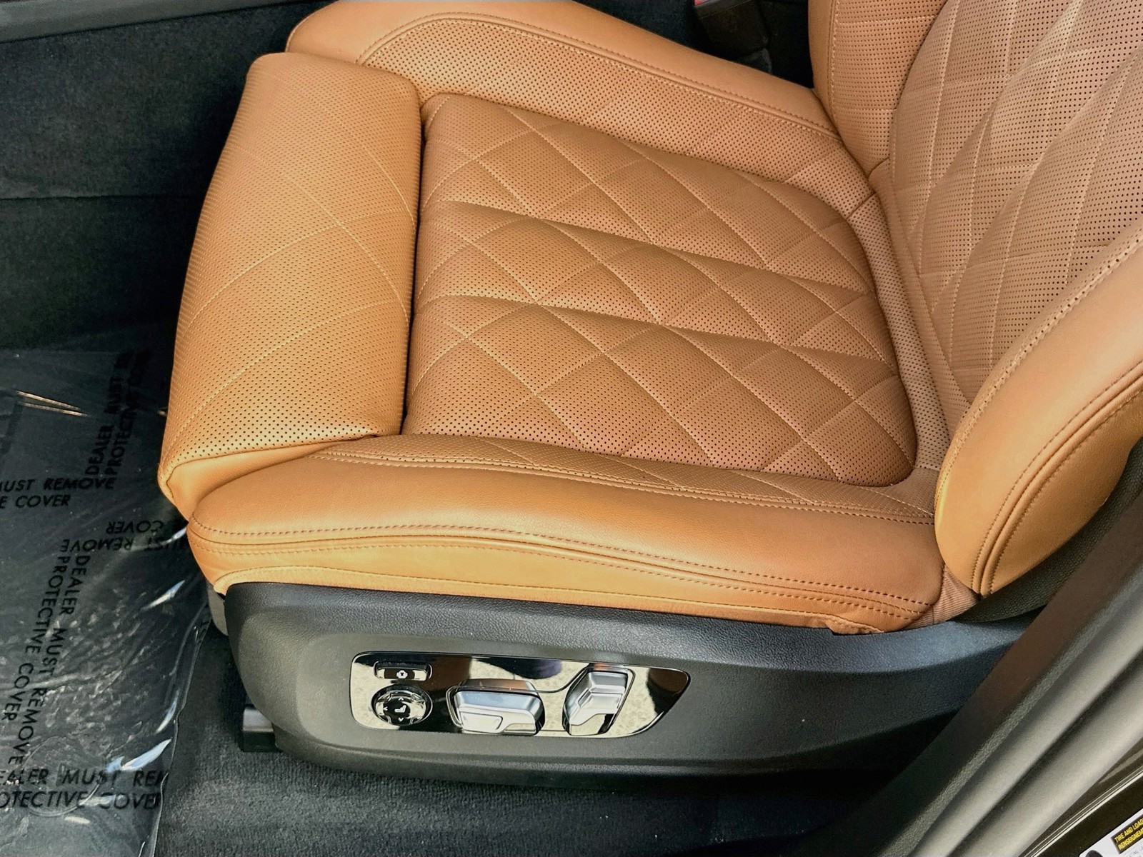Certified Used 2025 Green BMW xDrive40i image 20