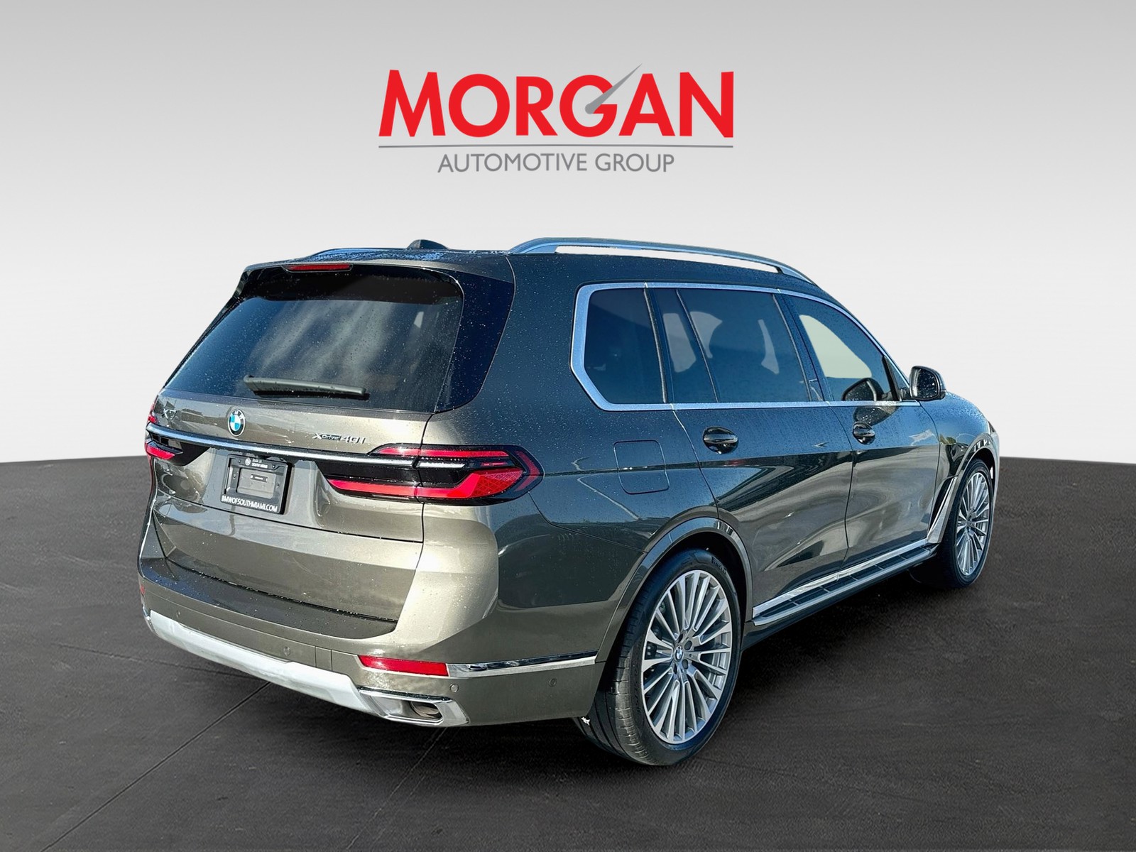 Certified Used 2025 Green BMW xDrive40i image 7