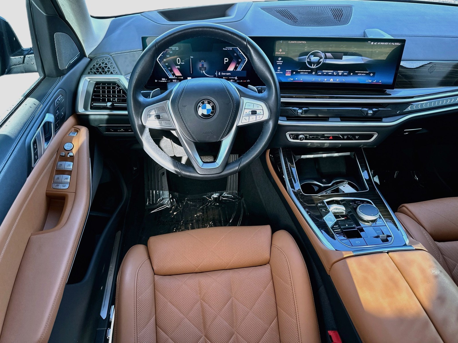 Certified Used 2025 Green BMW xDrive40i image 24