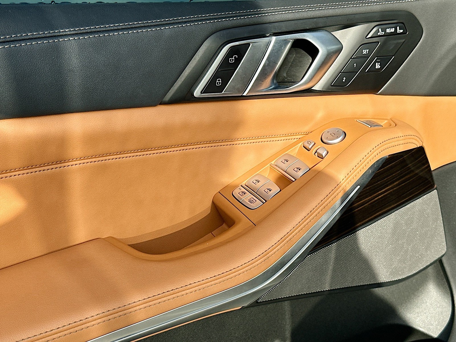 Certified Used 2025 Green BMW xDrive40i image 18