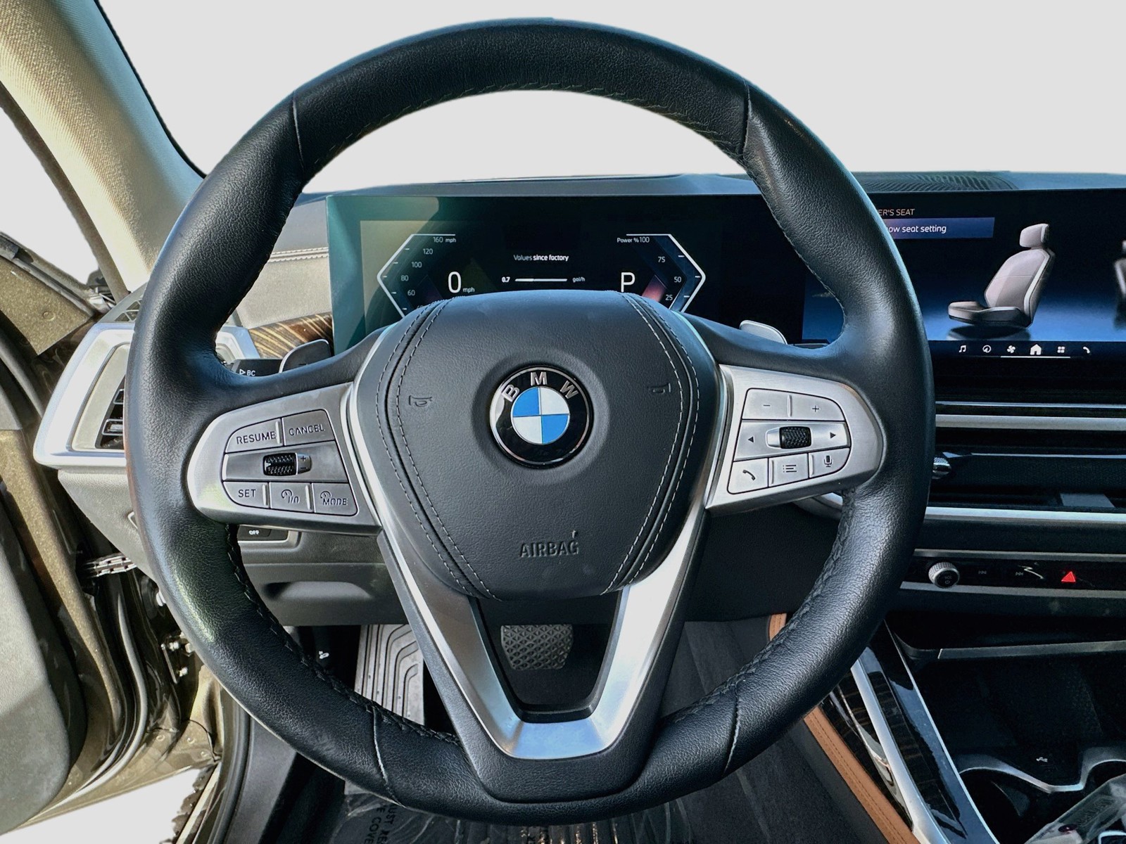 Certified Used 2025 Green BMW xDrive40i image 11