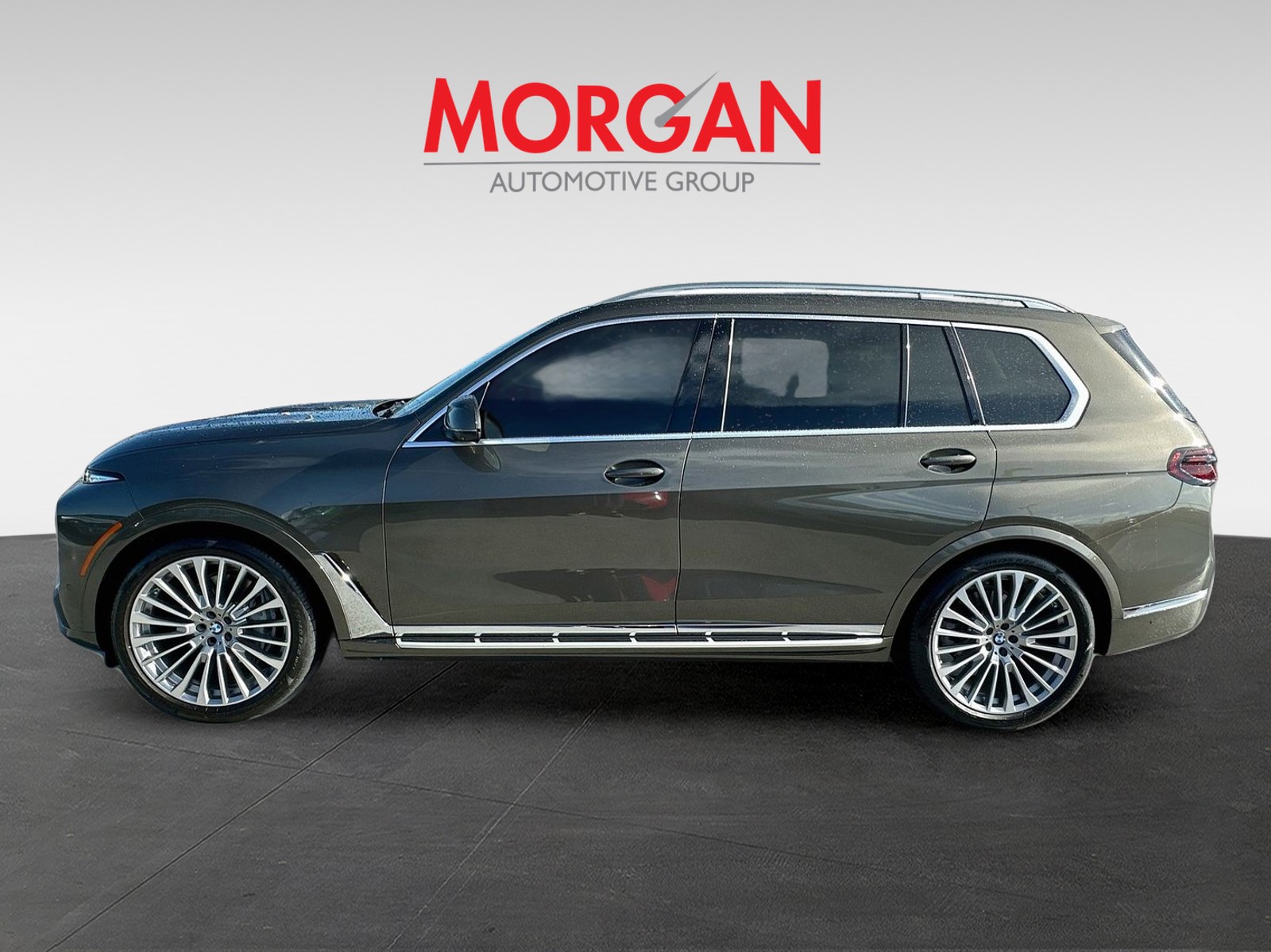Certified Used 2025 Green BMW xDrive40i image 4