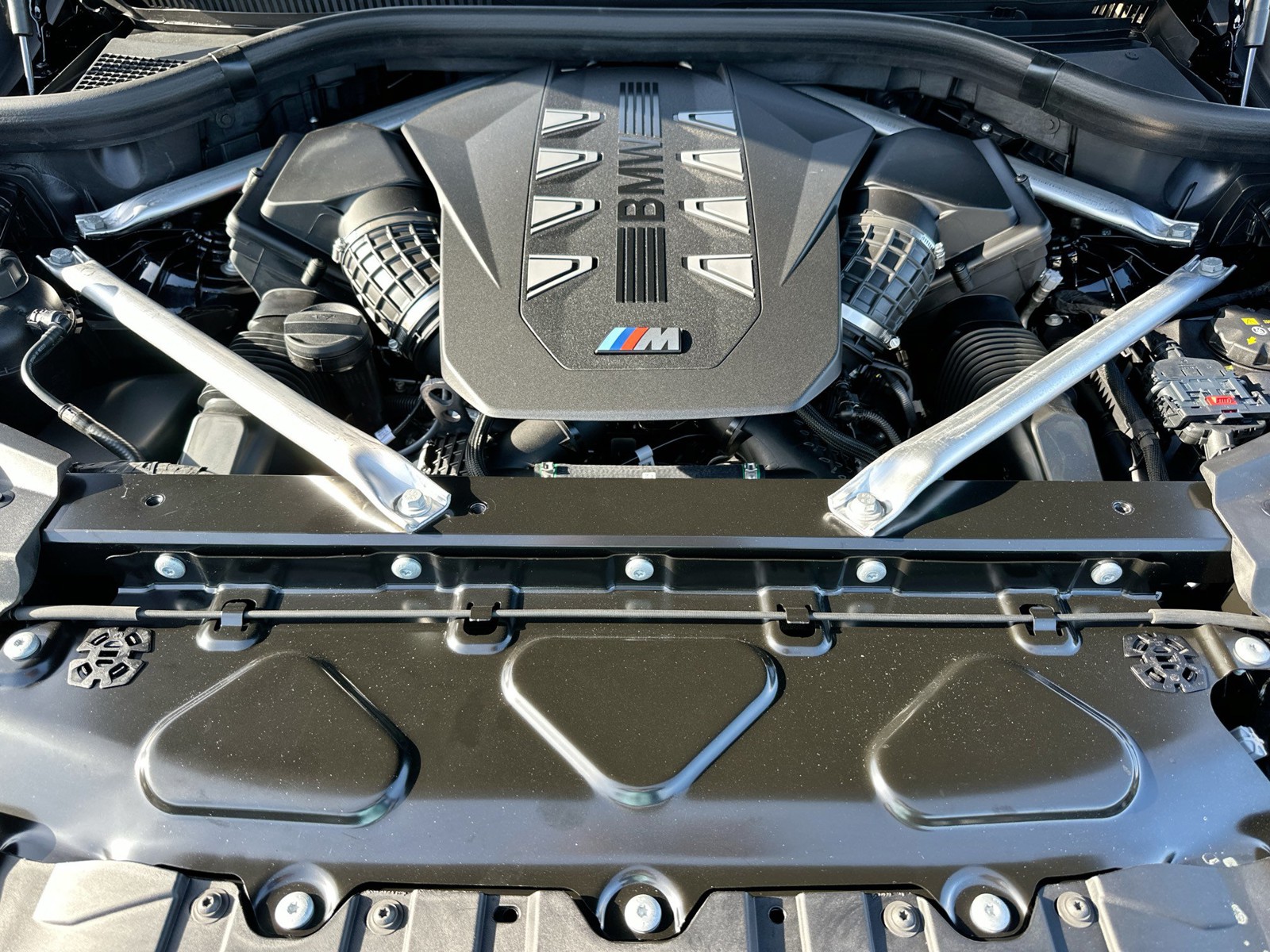 New 2026 Black BMW M60i image 25
