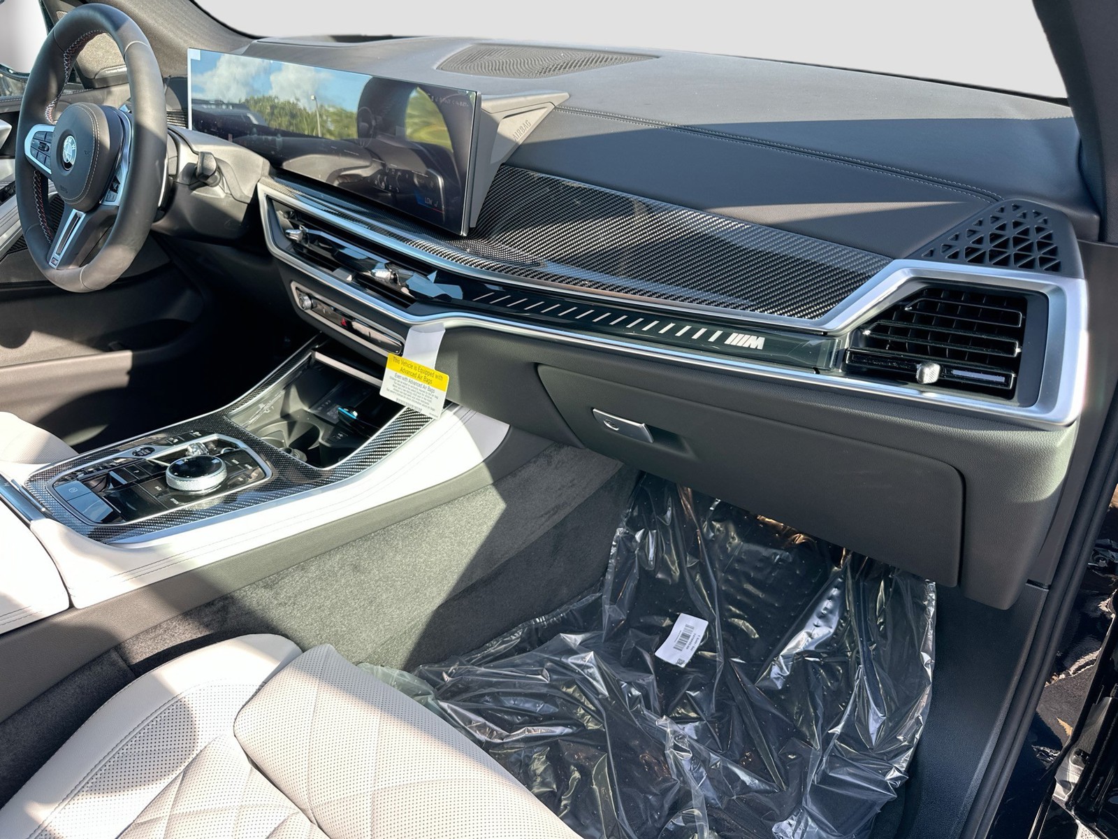 New 2026 Black BMW M60i image 24