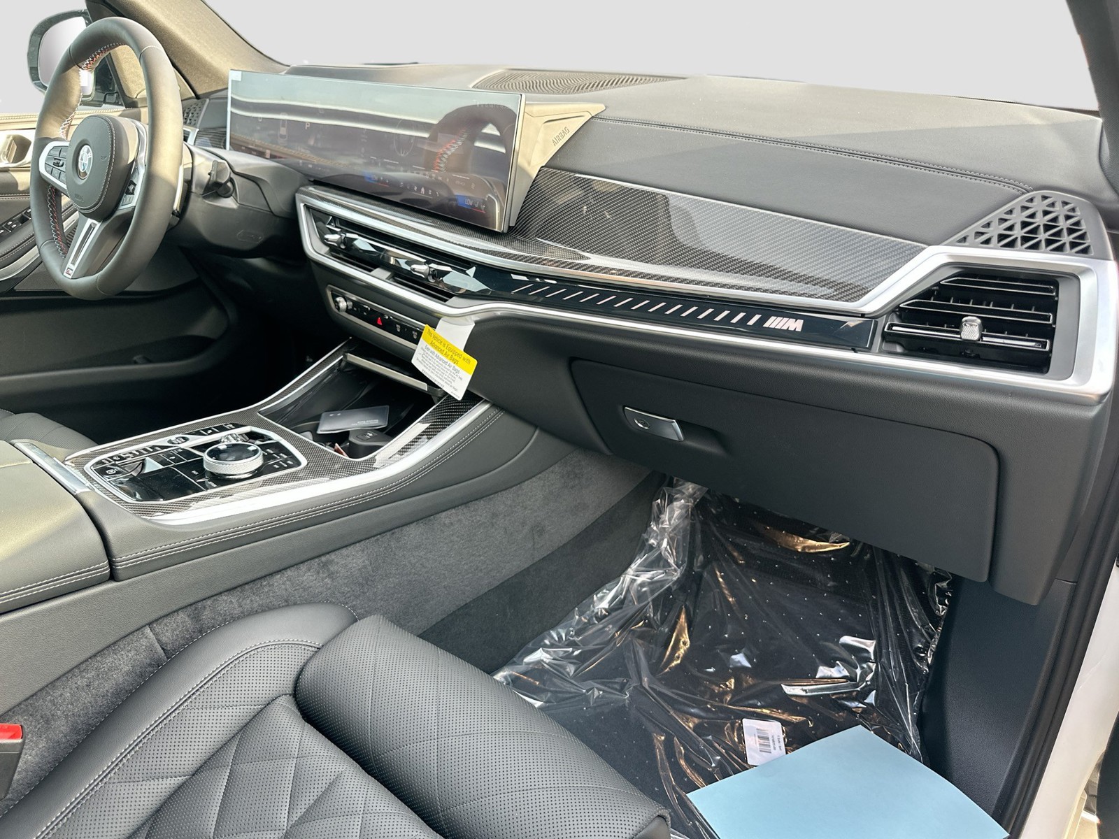 New 2026 White BMW M60i image 22