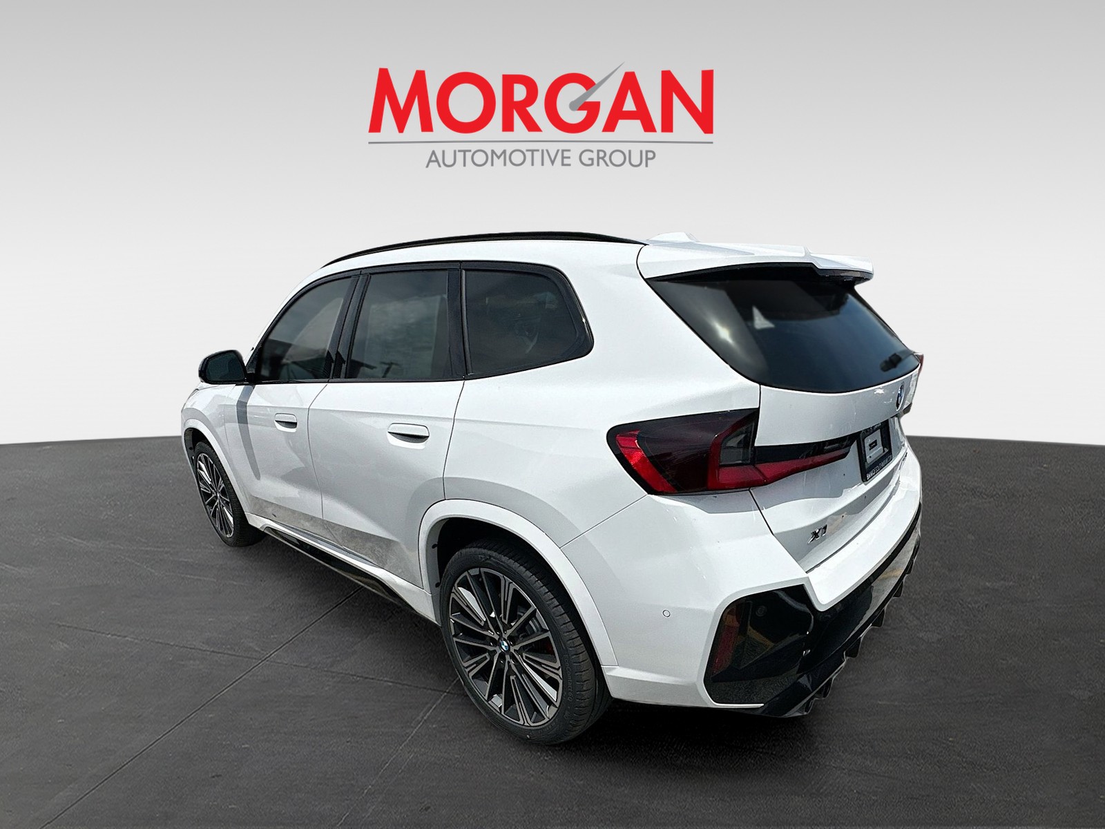 New 2026 White BMW M35i image 4