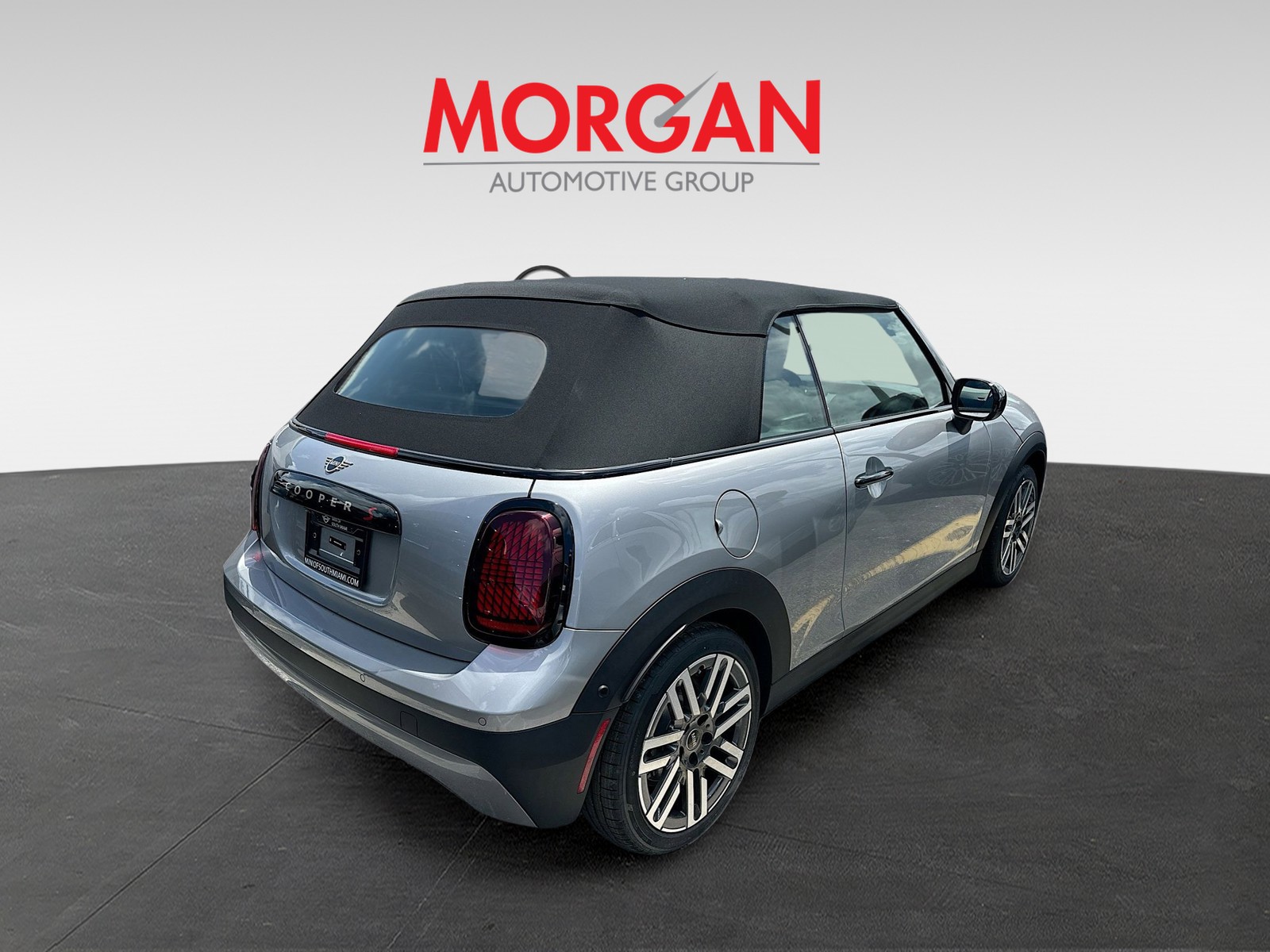 New 2026 Silver MINI Signature image 6