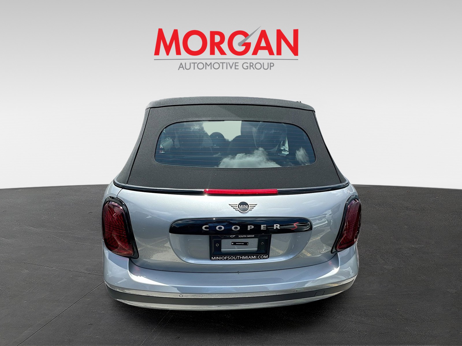 New 2026 Silver MINI Signature image 5