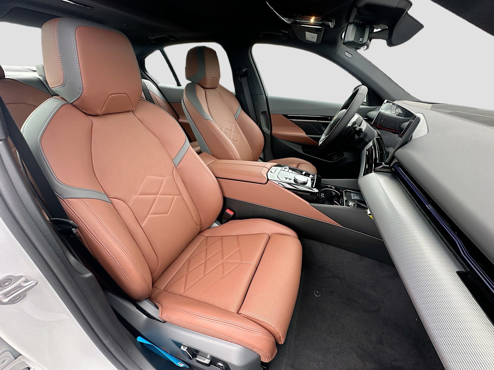 New 2026 White BMW 530i image 24