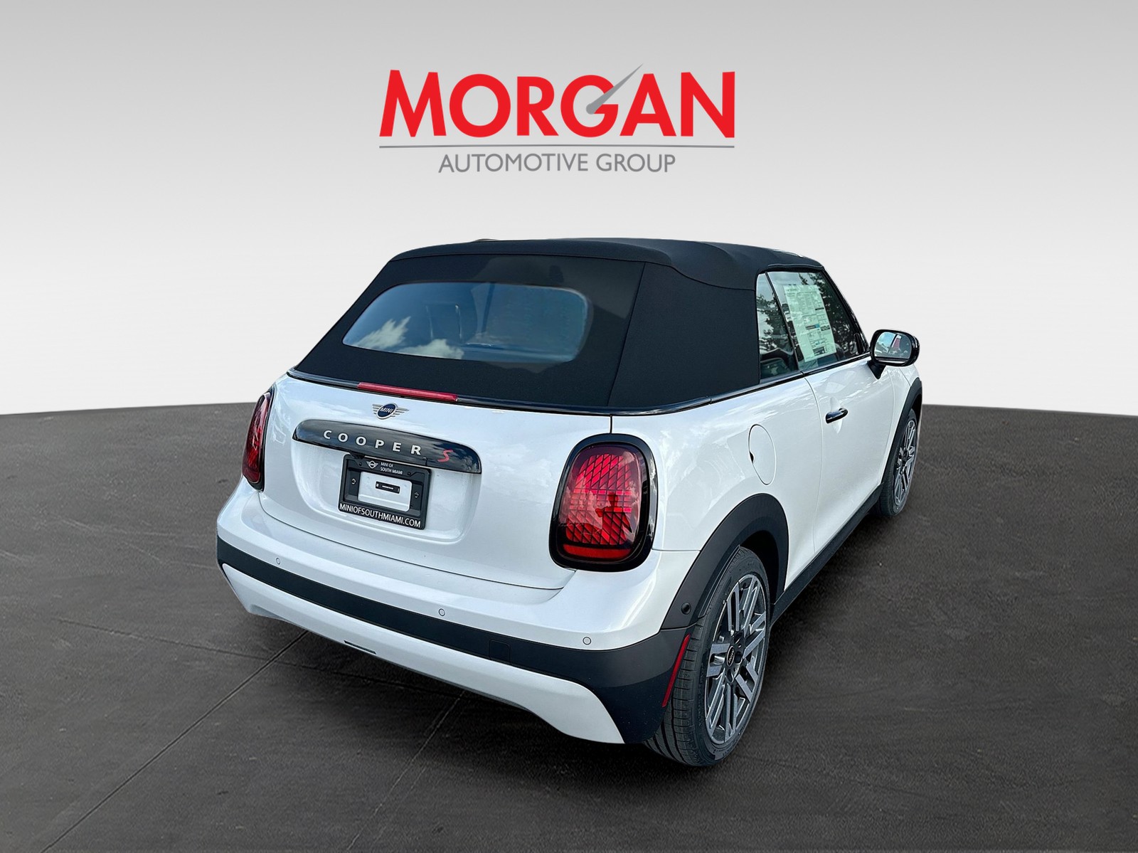 New 2026 White MINI Signature image 6