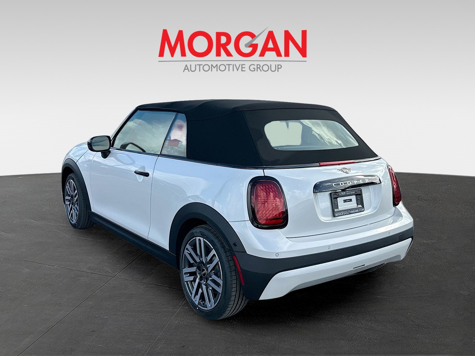 New 2026 White MINI Signature image 4