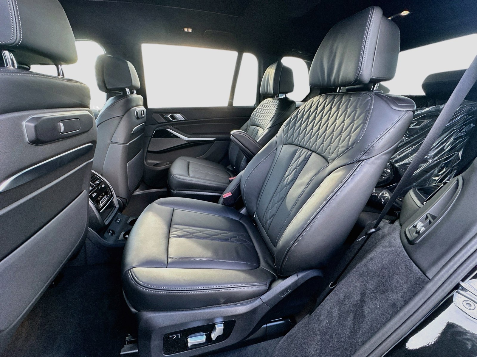 New 2027 Black BMW xDrive40i image 17