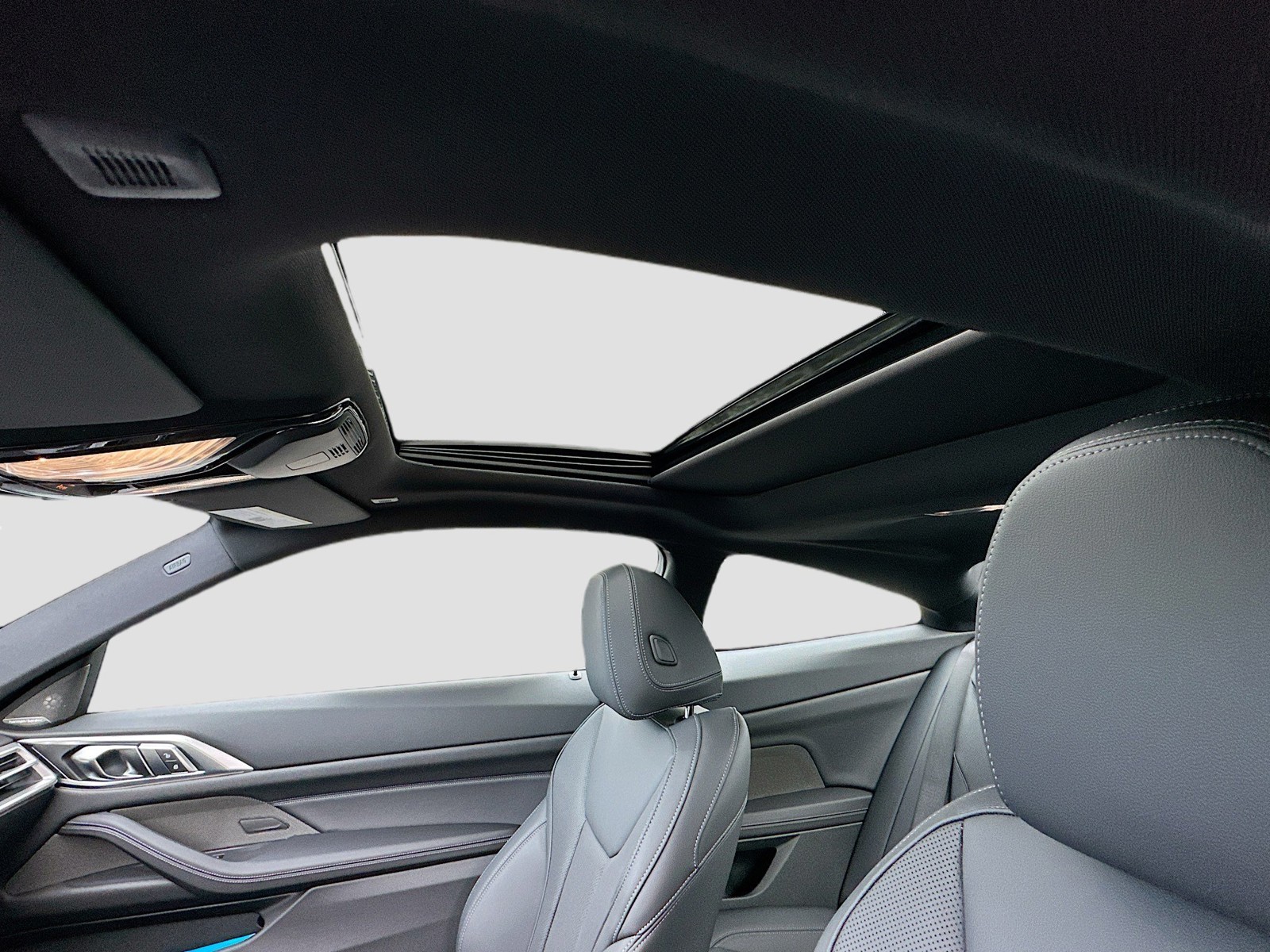 New 2026 White BMW 430i image 16
