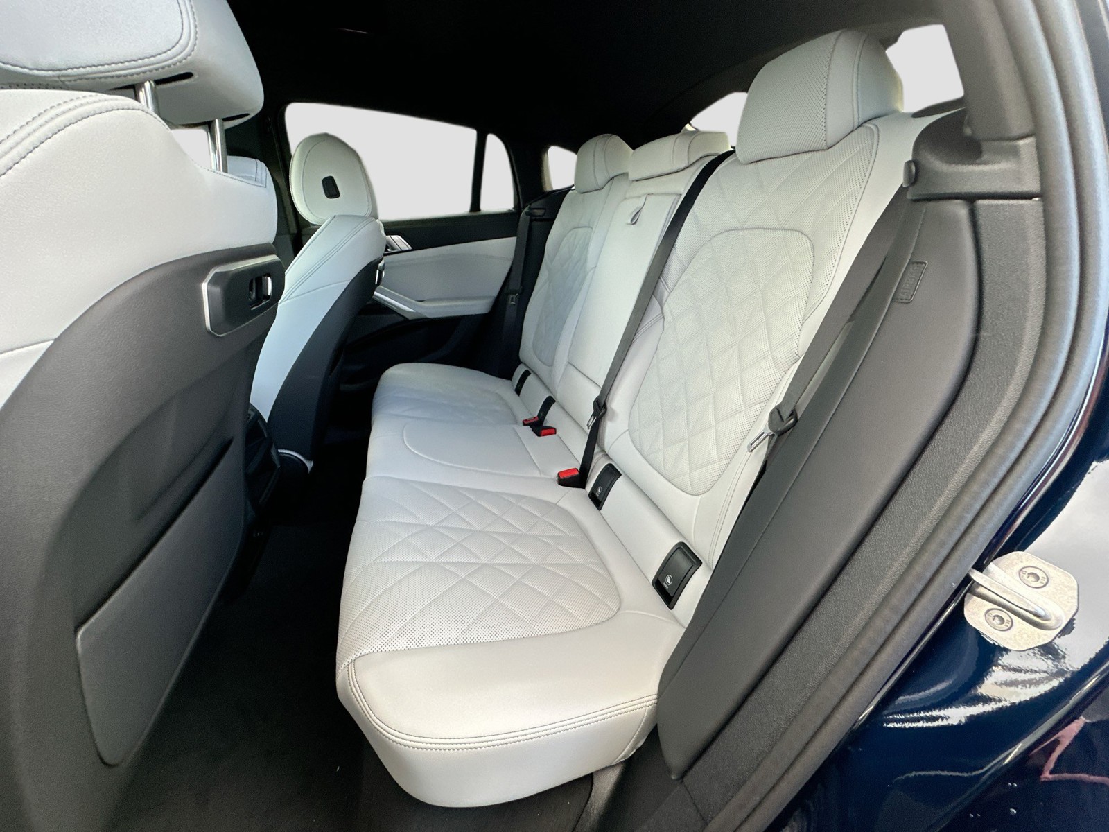 New 2027 Blue BMW xDrive40i image 16