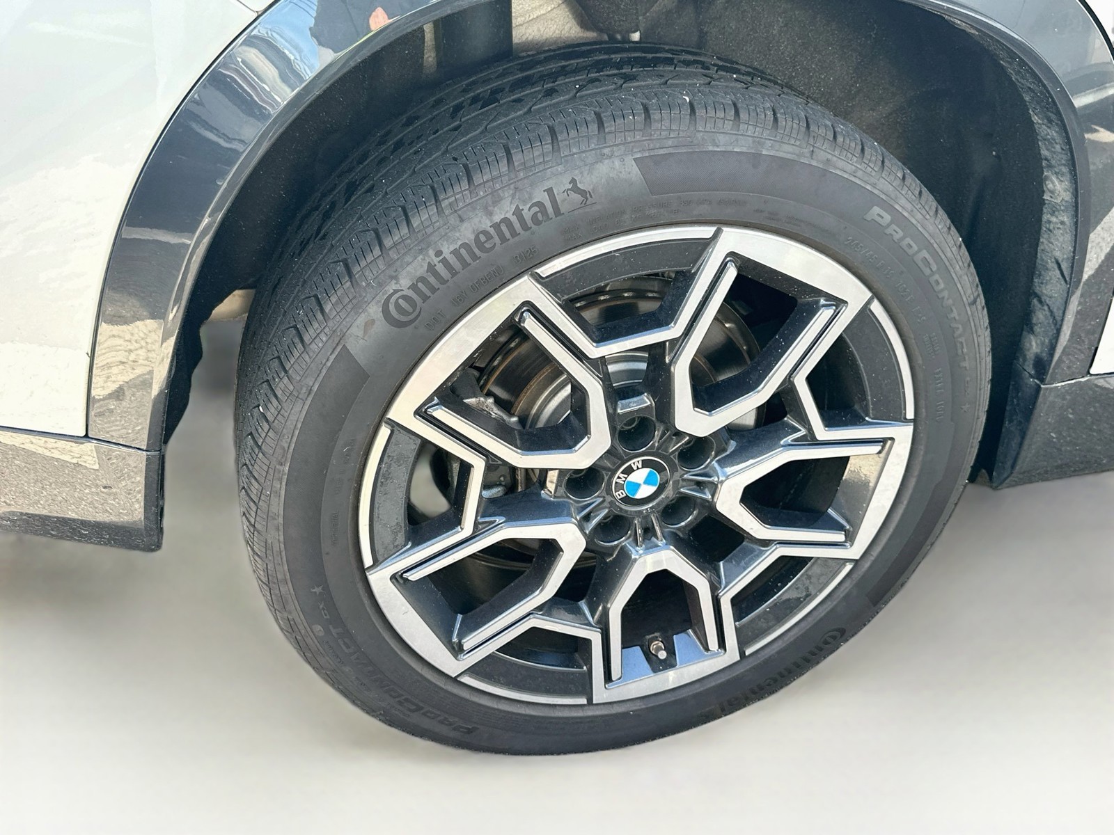 Used 2026 White Metallic BMW xDrive28i image 8