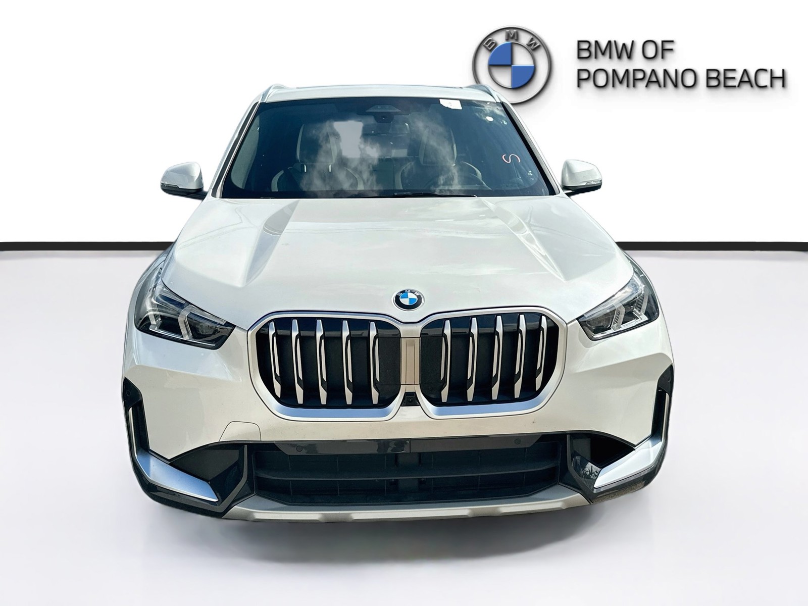 Used 2026 White Metallic BMW xDrive28i image 2