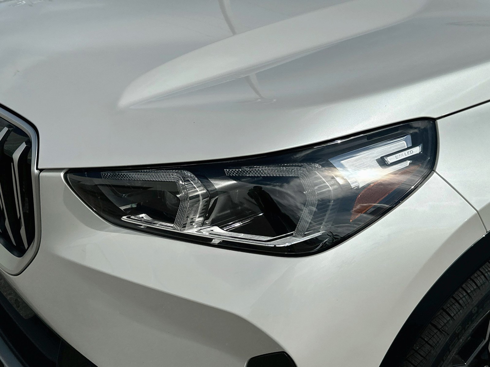 Used 2026 White Metallic BMW xDrive28i image 6