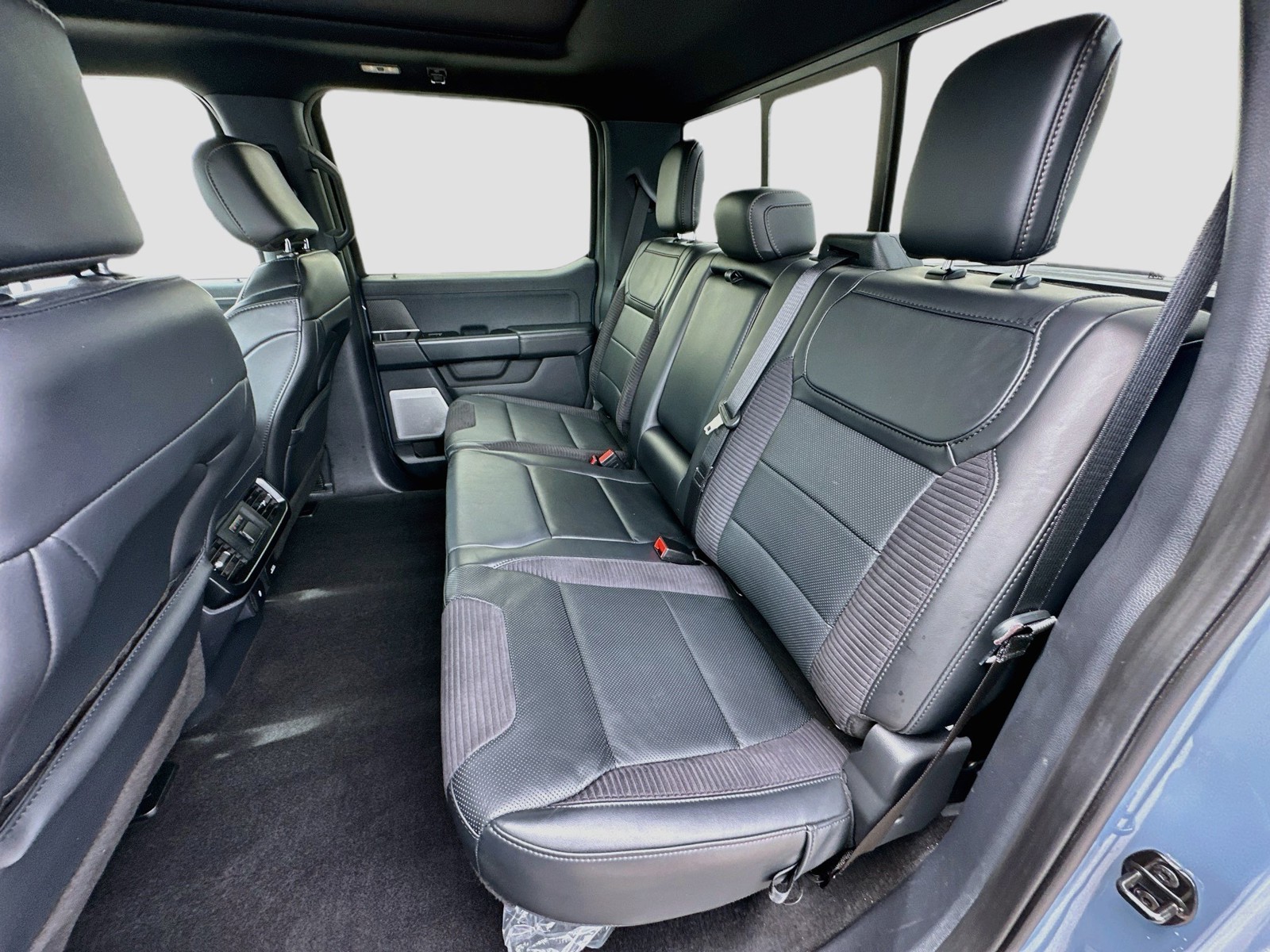 Used 2023 Azure Gray Metallic Ford Raptor image 25