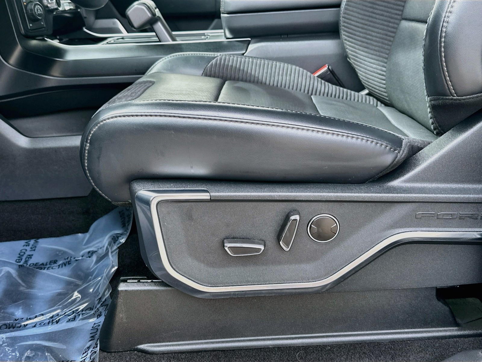 Used 2023 Azure Gray Metallic Ford Raptor image 18