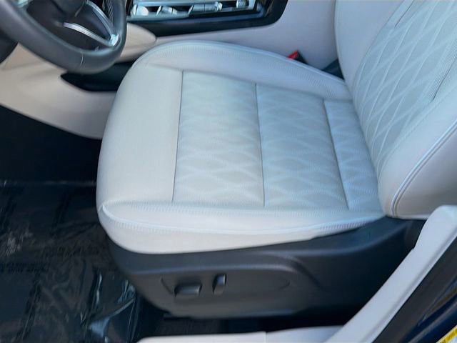 Used 2023 Sapphire Metallic Buick Avenir image 18