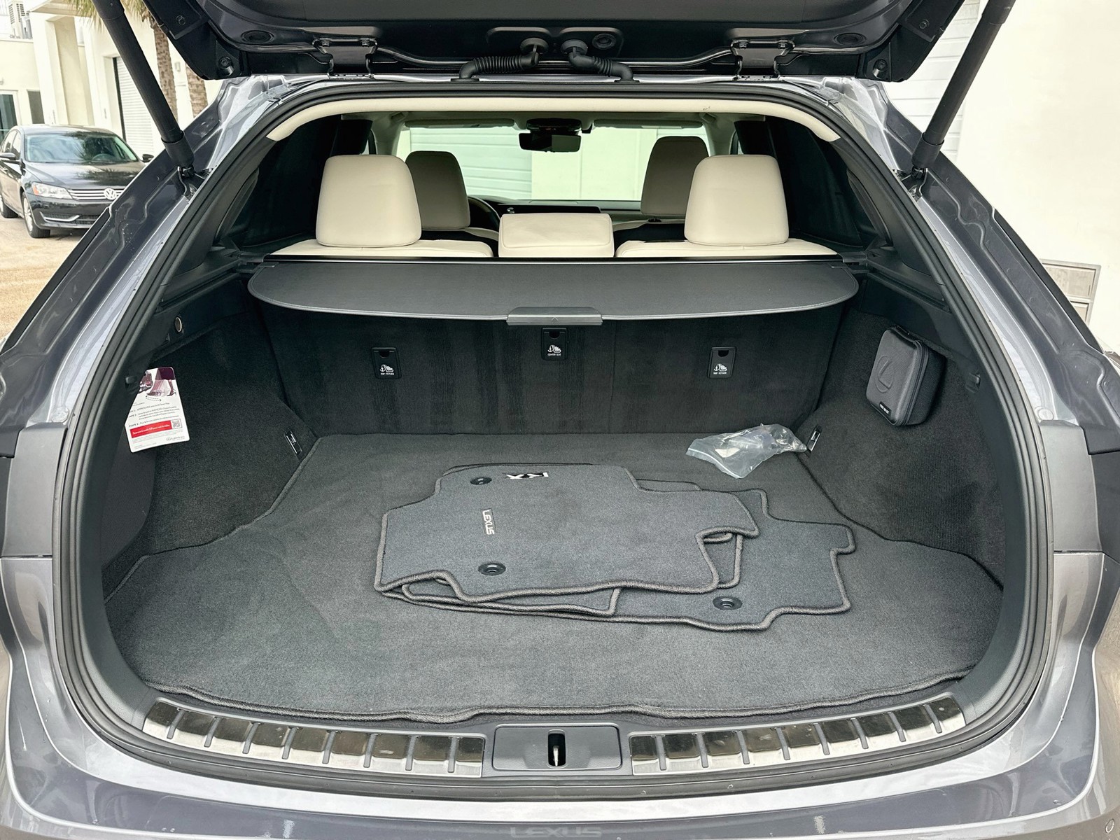 Used 2023 Gray Pearl Lexus RX 350 Luxury image 27