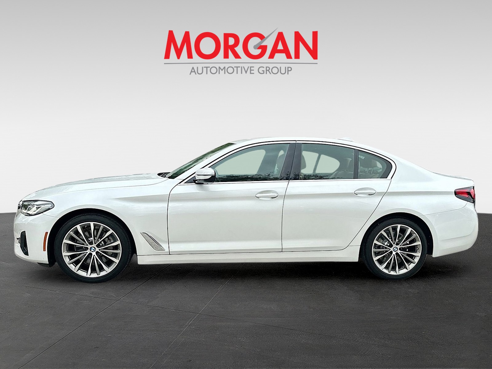 Used 2022 Mineral White Metallic BMW 530i xDrive image 4