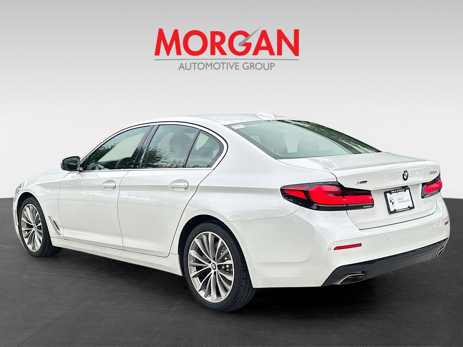 Used 2022 Mineral White Metallic BMW 530i xDrive image 5