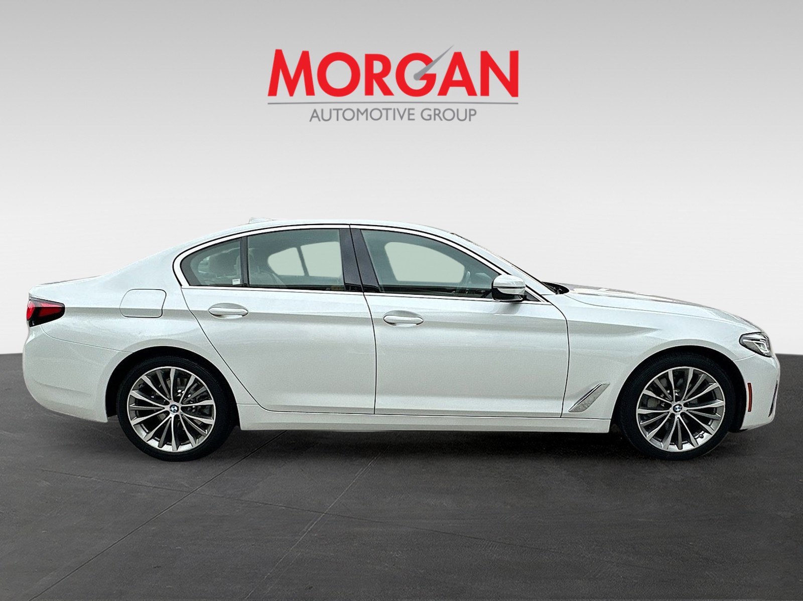 Used 2022 Mineral White Metallic BMW 530i xDrive image 8