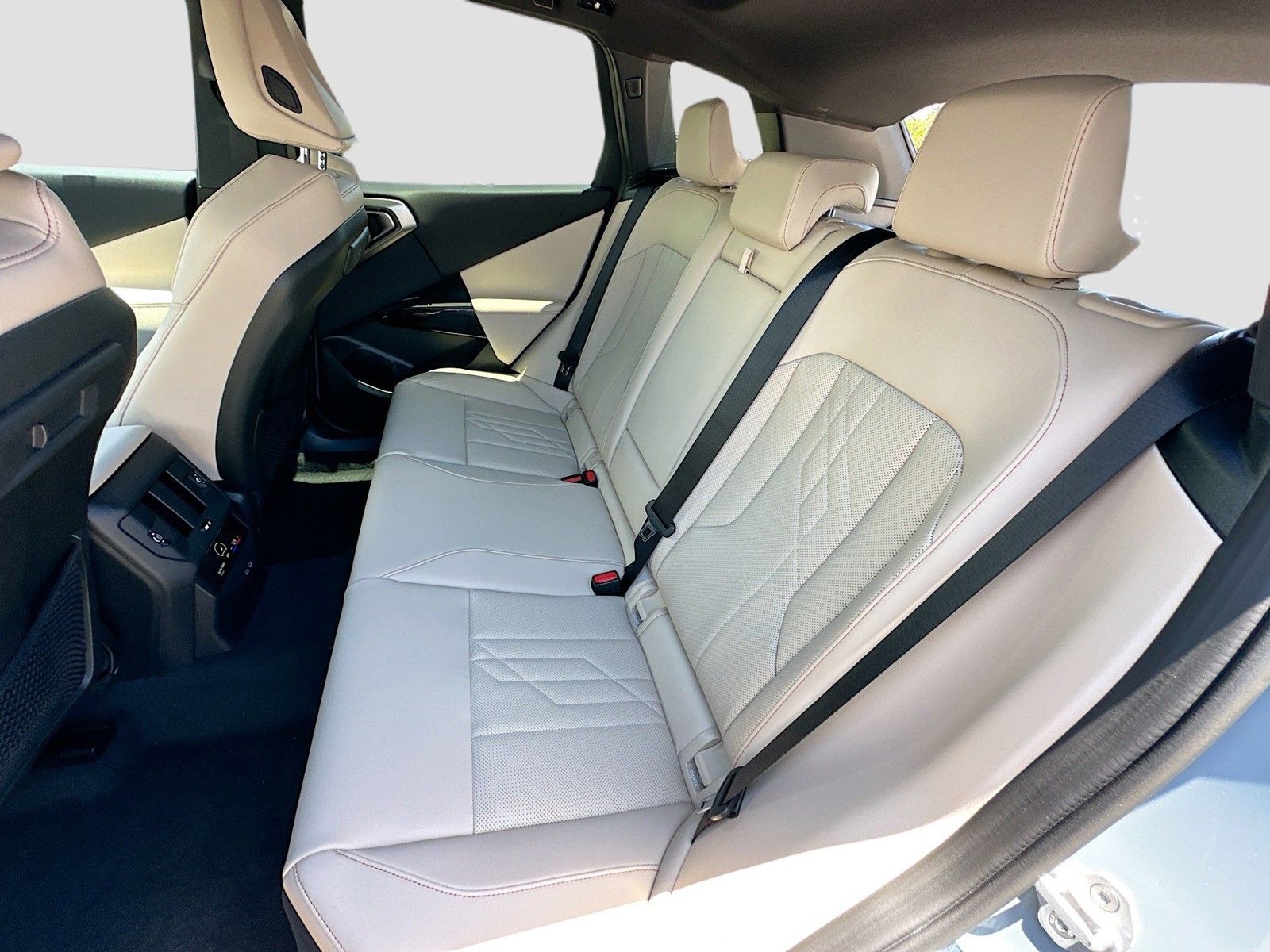 New 2026 Brooklyn Grey Metallic BMW 30 xDrive image 18