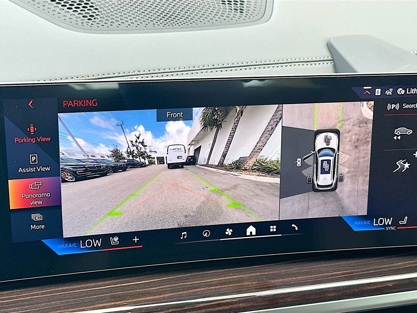 New 2026 Mineral White Metallic BMW xDrive40i image 12