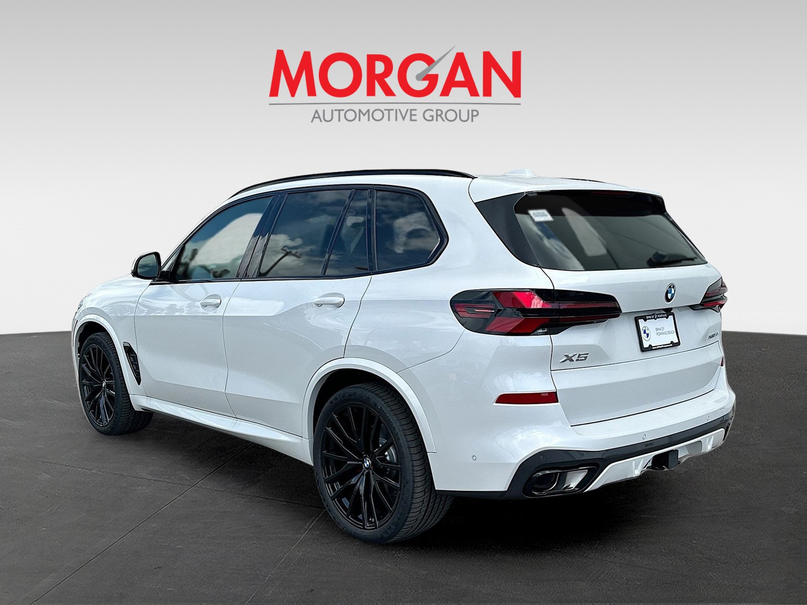 New 2026 Mineral White Metallic BMW xDrive40i image 4
