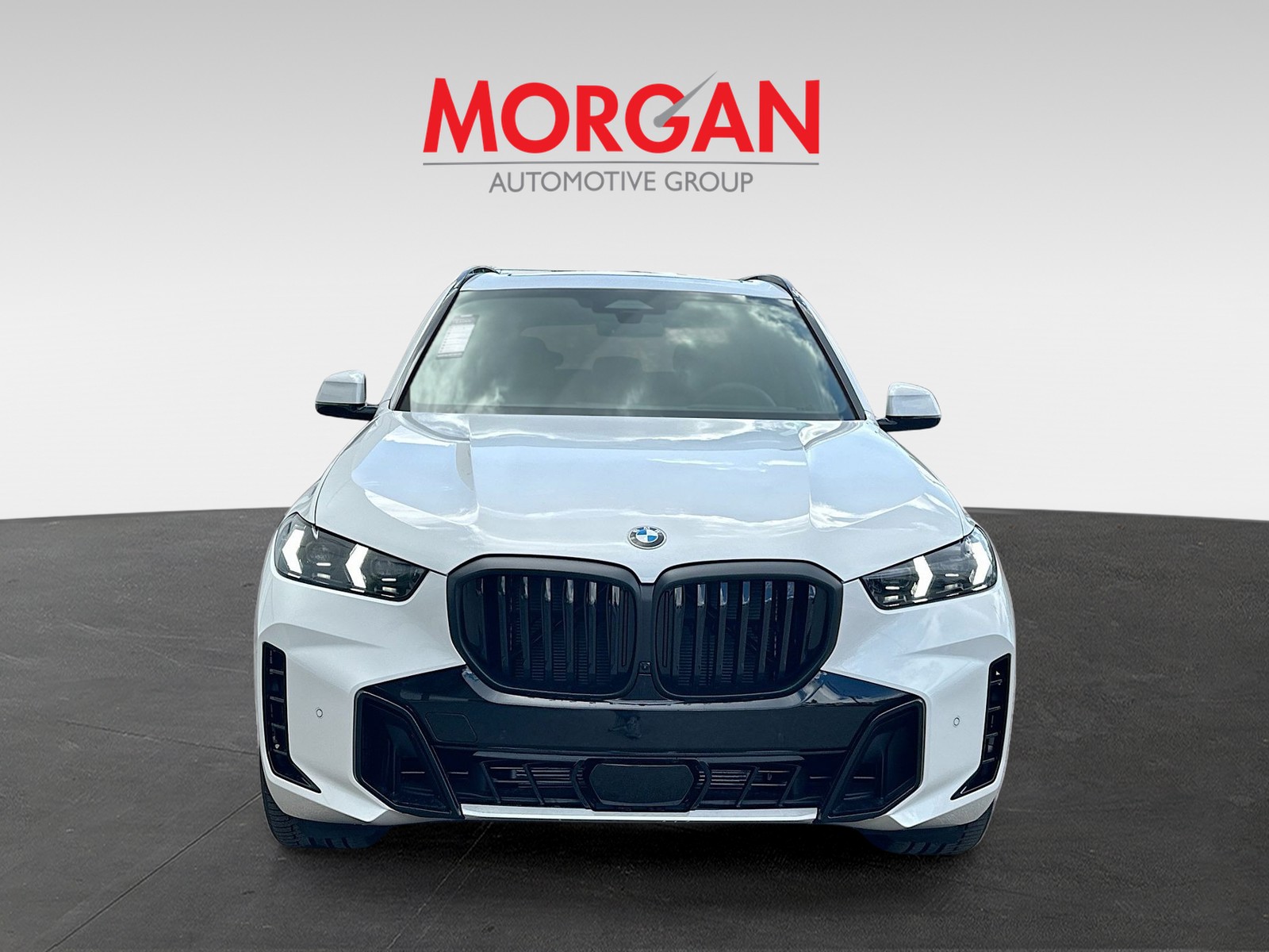 New 2026 Mineral White Metallic BMW xDrive40i image 2