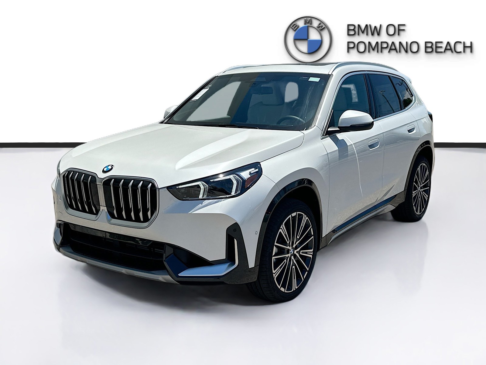 New 2026 Mineral White Metallic BMW xDrive28i image 23
