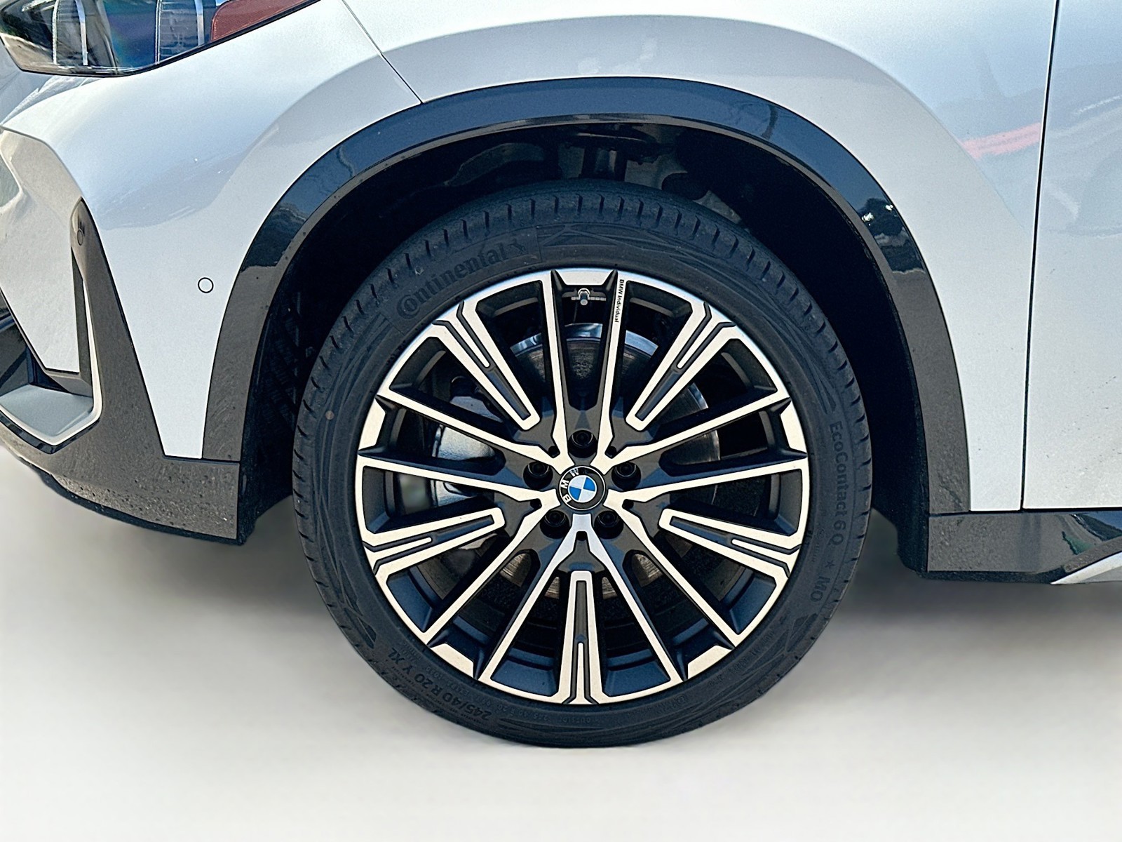 New 2026 Mineral White Metallic BMW xDrive28i image 24