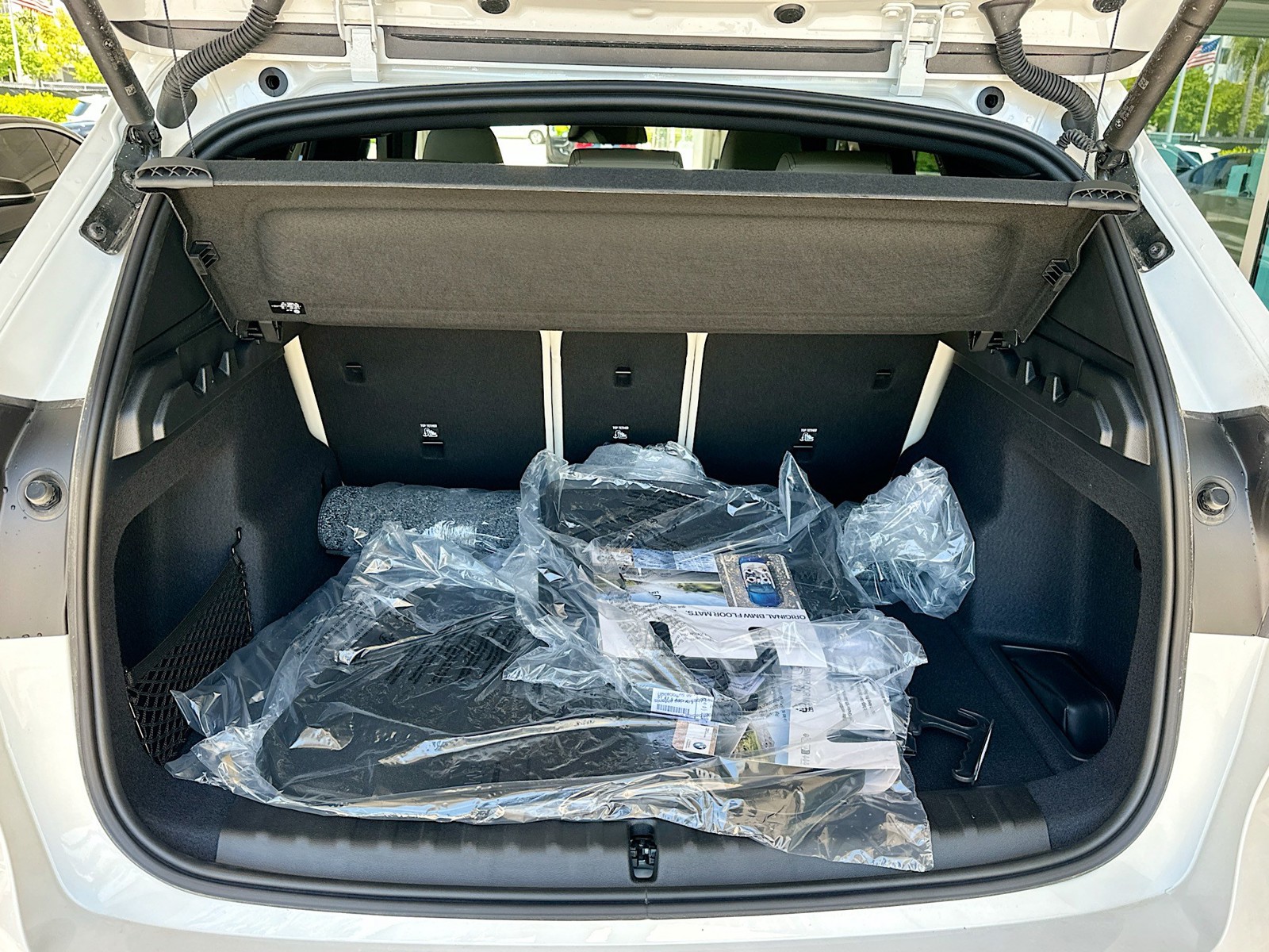 New 2026 Mineral White Metallic BMW xDrive28i image 19