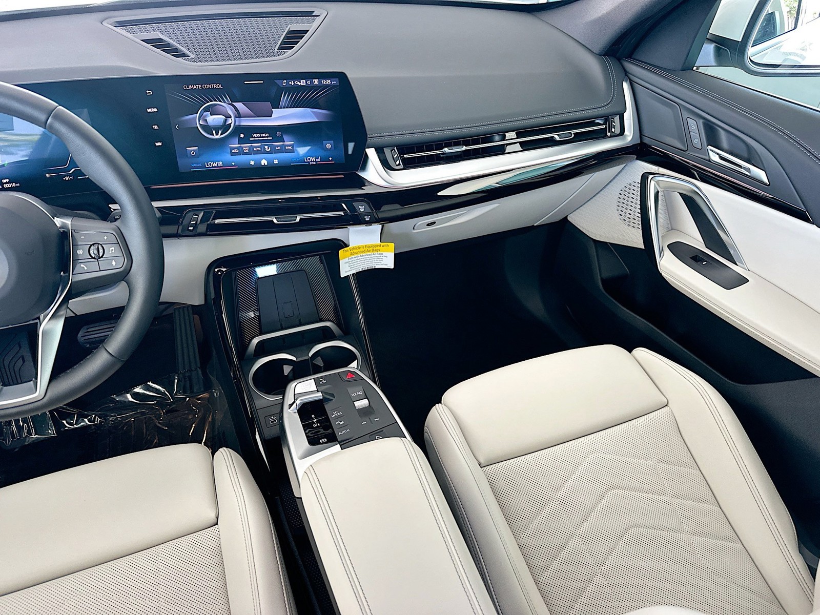 New 2026 Mineral White Metallic BMW xDrive28i image 17